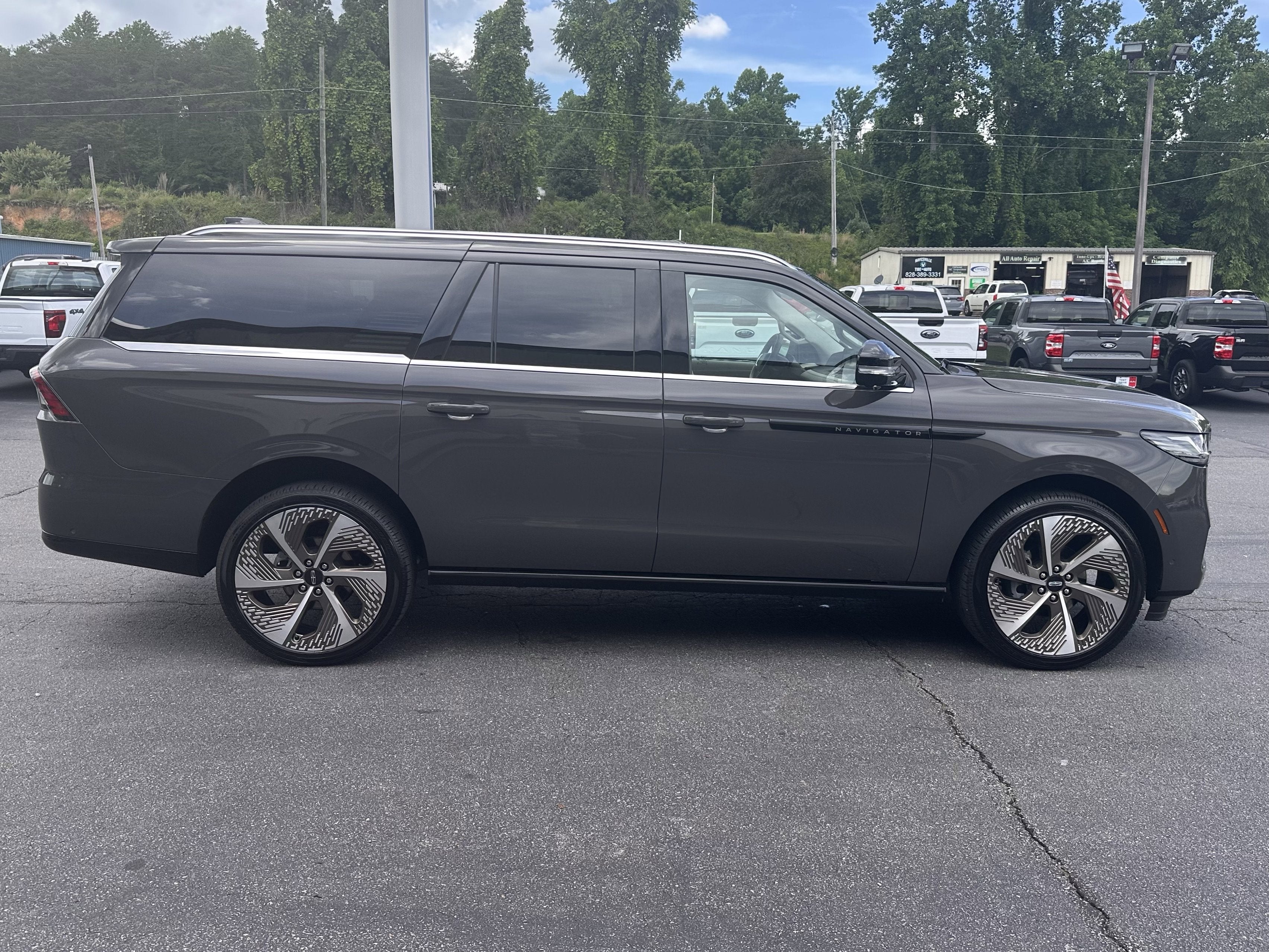 2025 Lincoln Navigator L Black Label