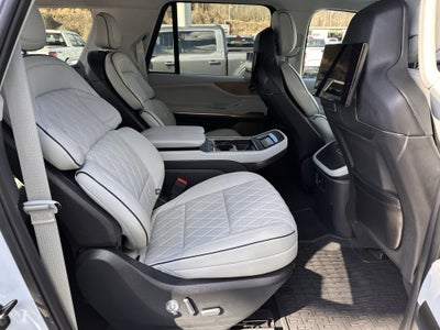 2025 Lincoln Navigator L Black Label