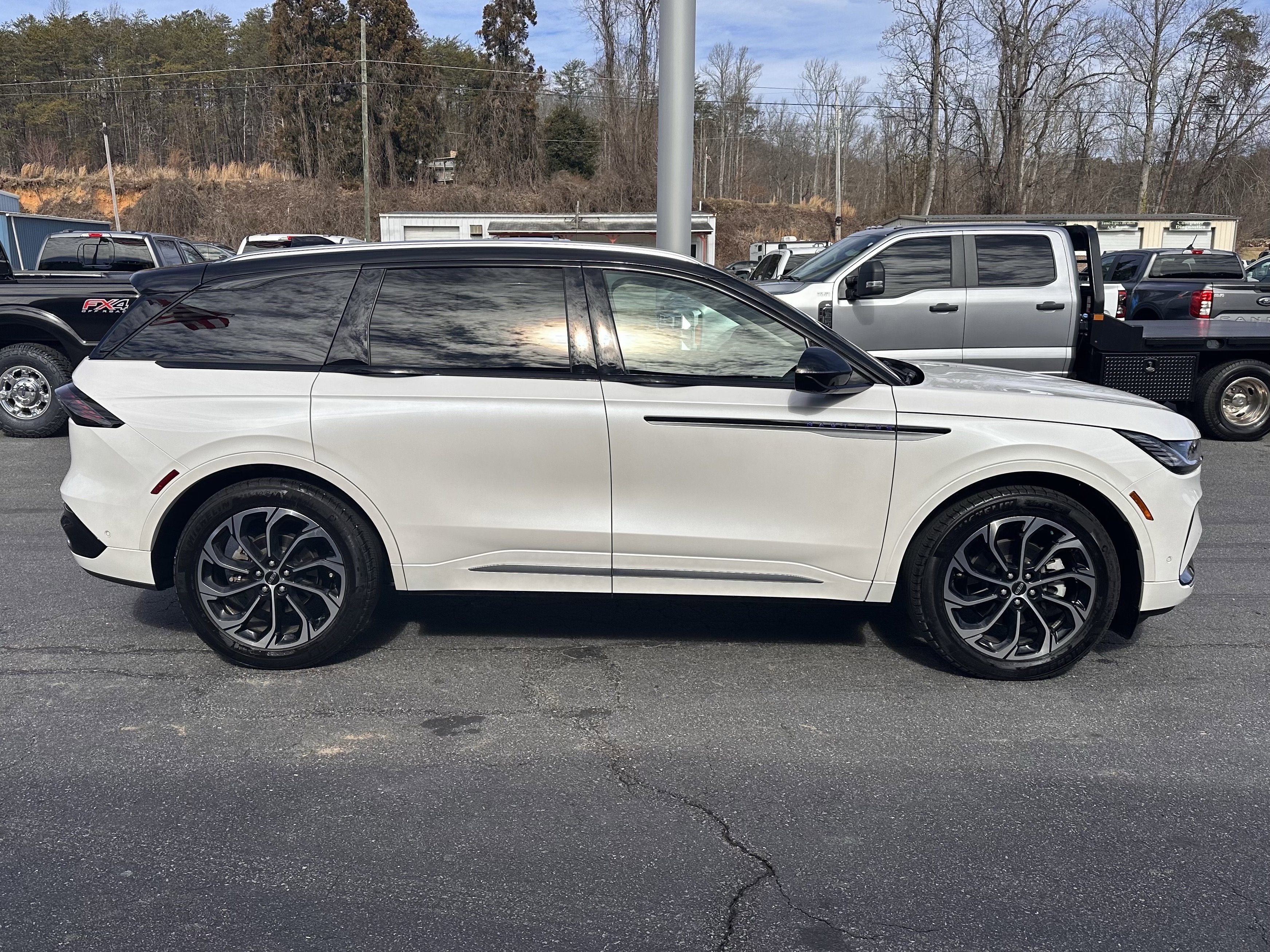 2024 Lincoln Nautilus Reserve