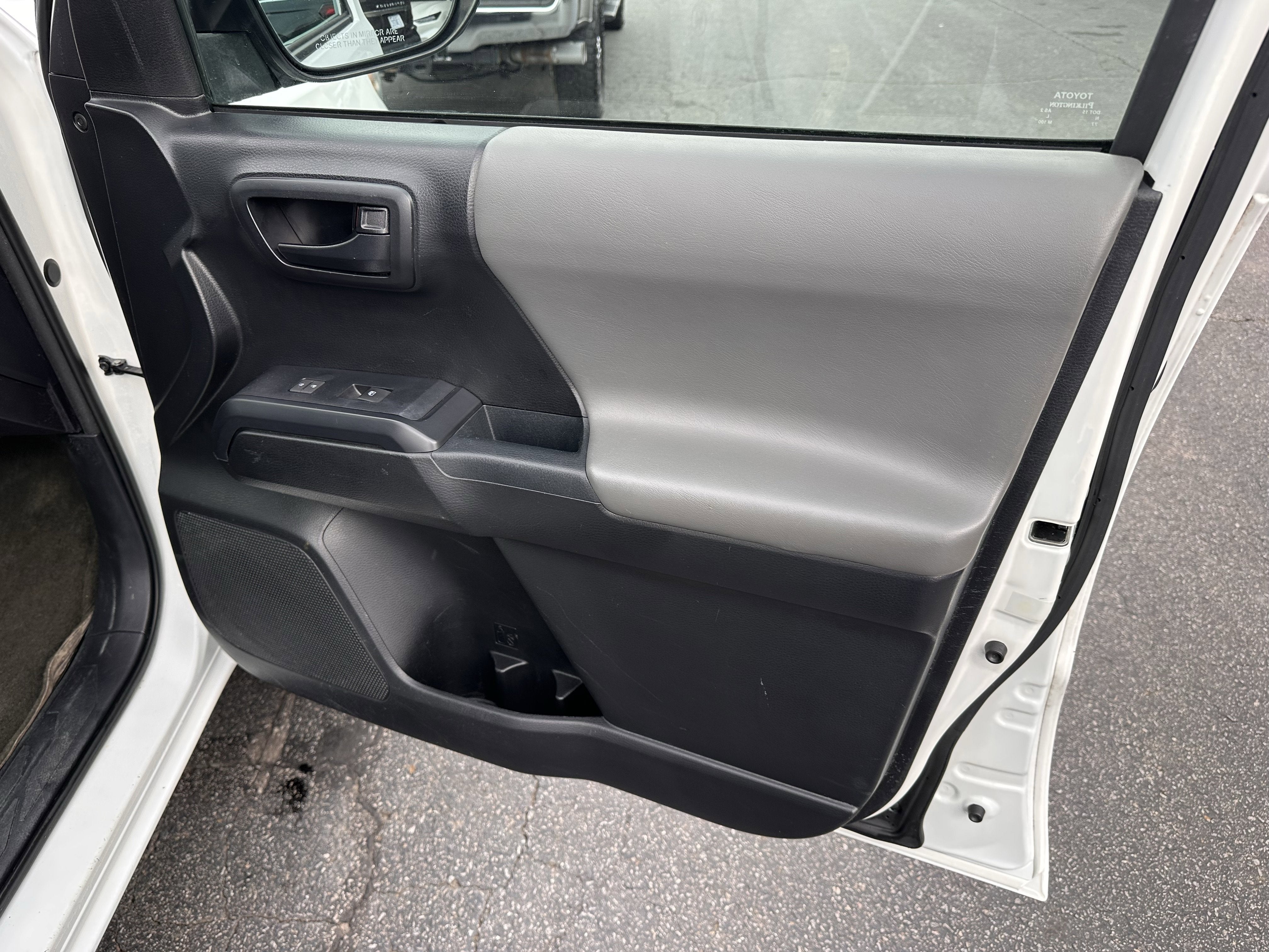 2017 Toyota Tacoma SR