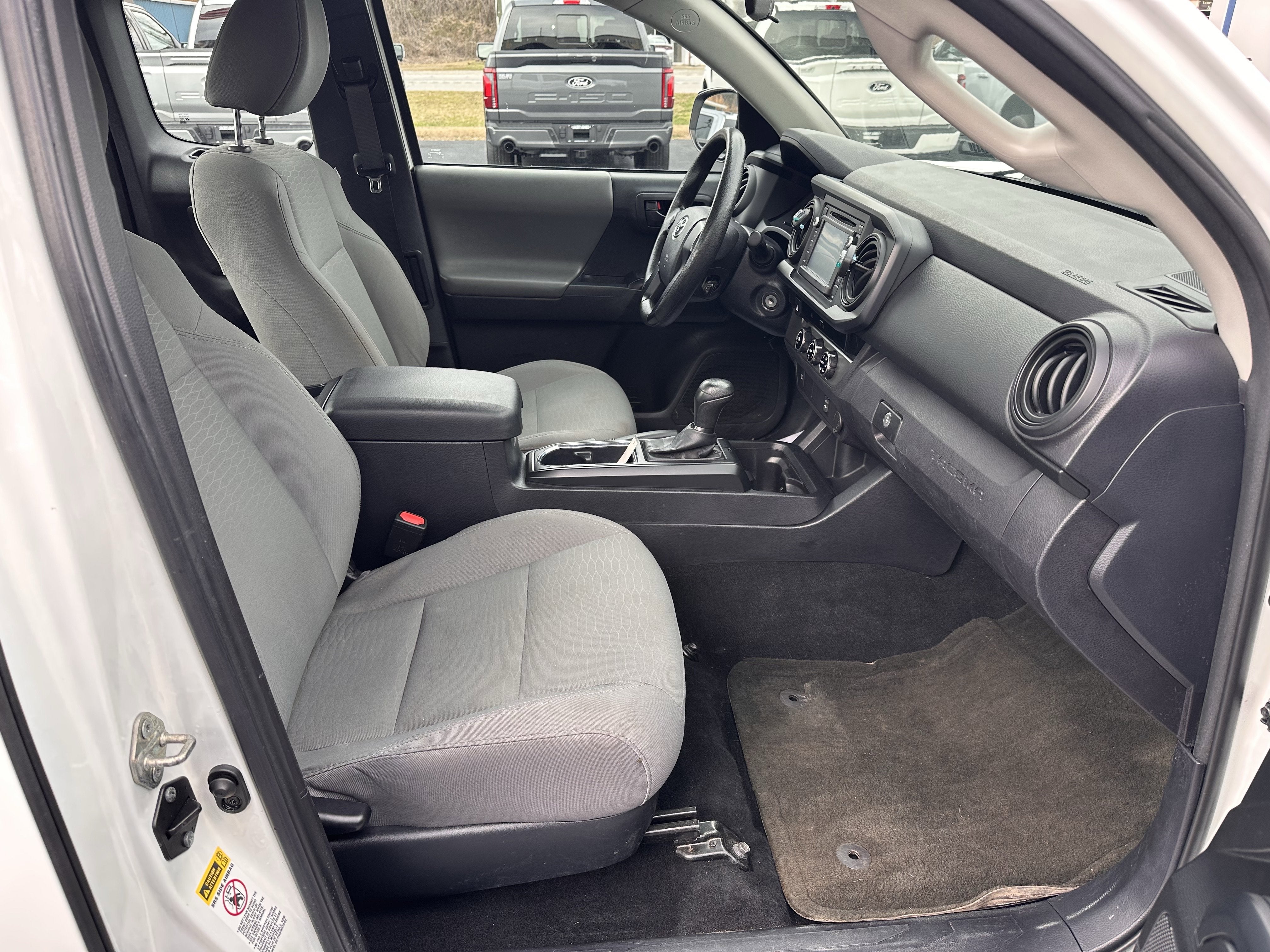 2017 Toyota Tacoma SR