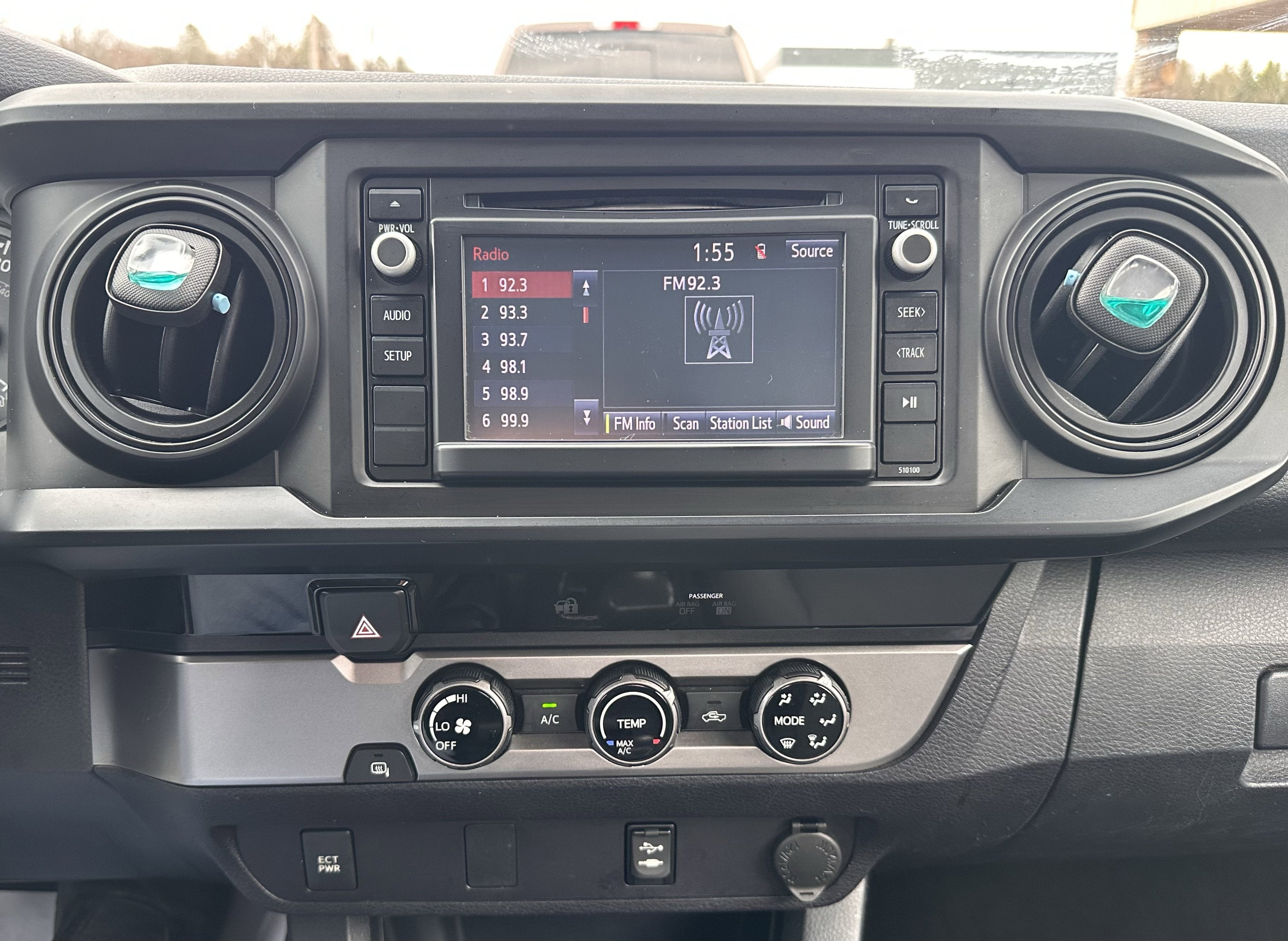 2017 Toyota Tacoma SR