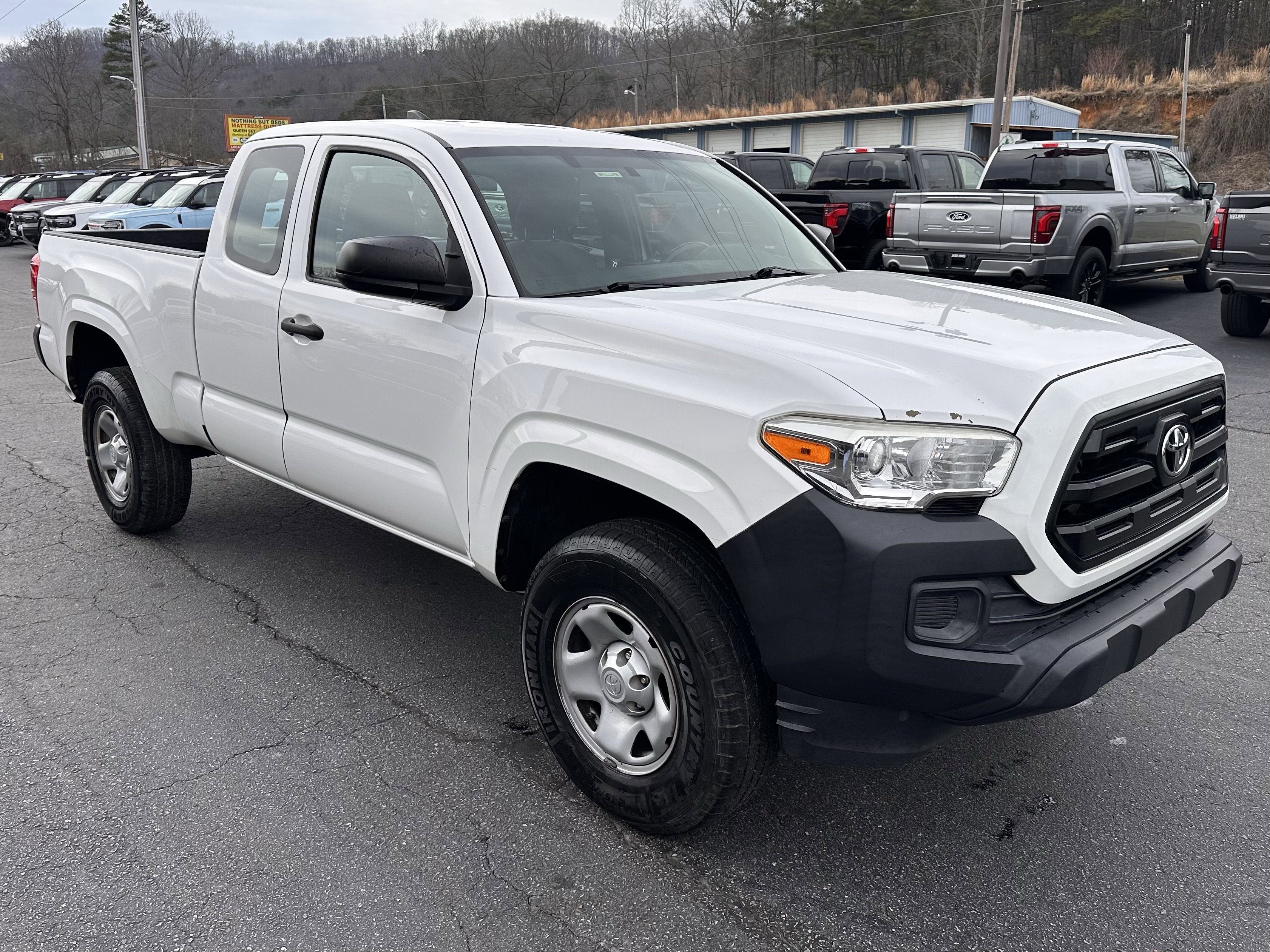 2017 Toyota Tacoma SR