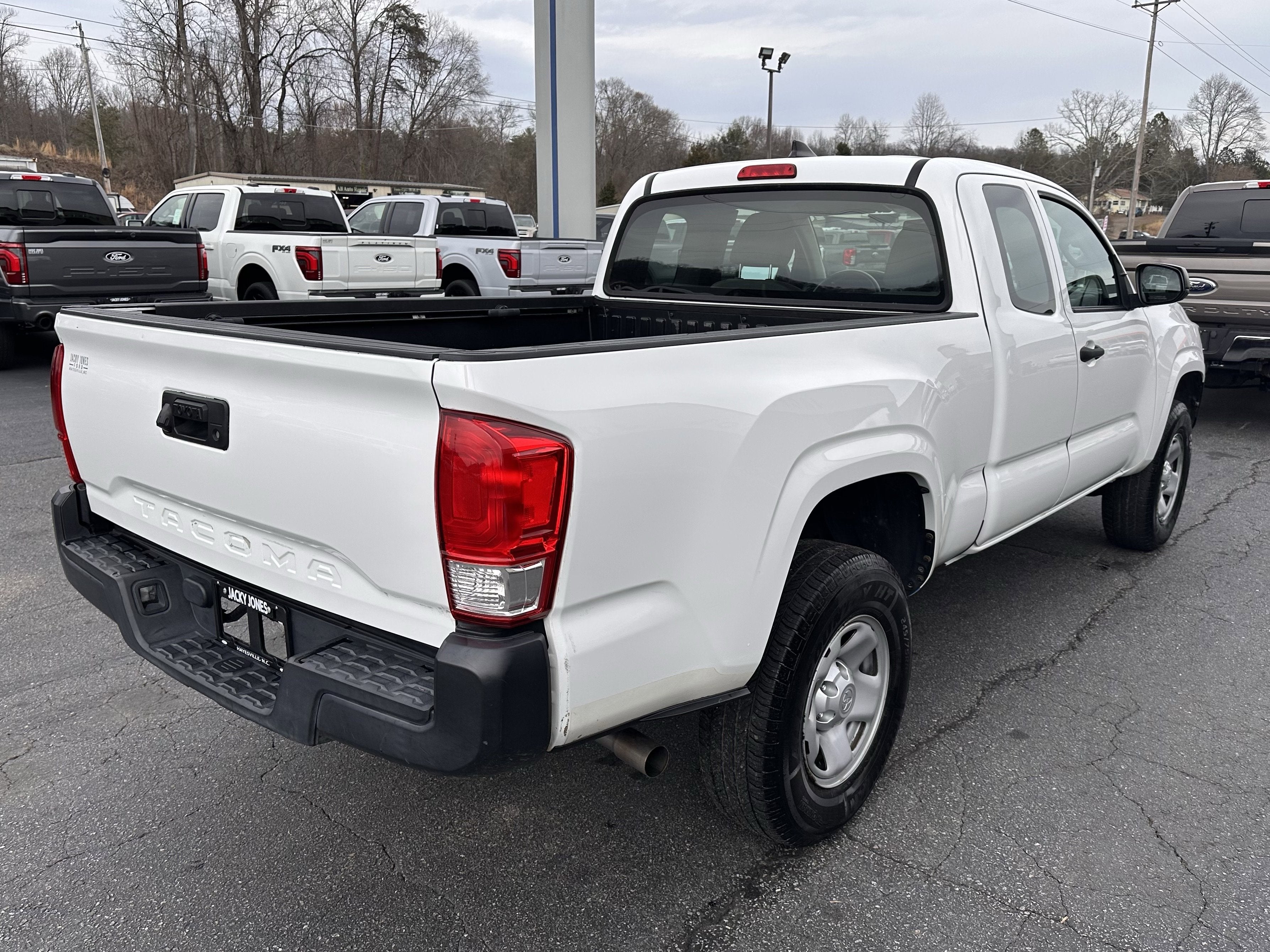 2017 Toyota Tacoma SR