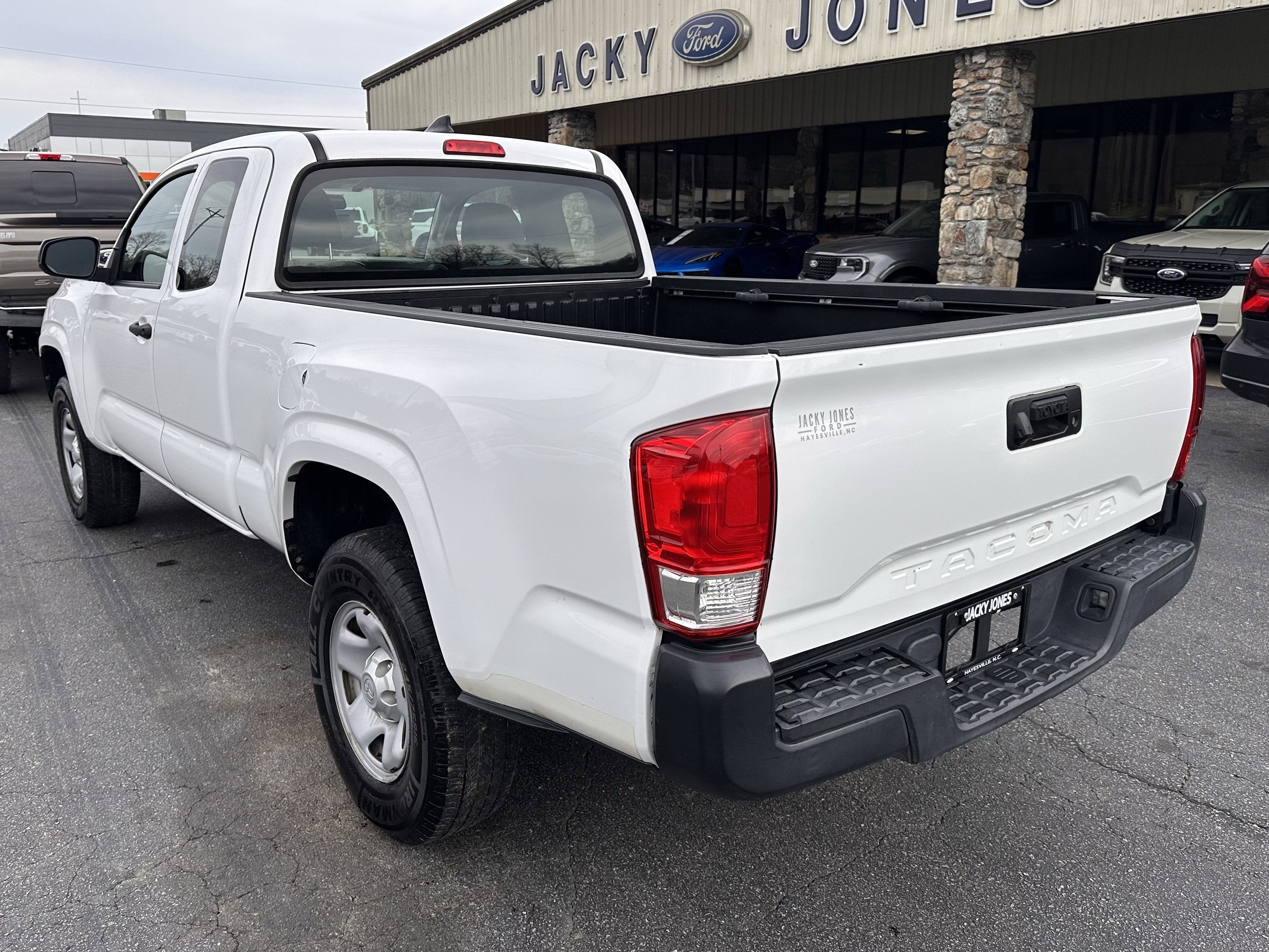 2017 Toyota Tacoma SR