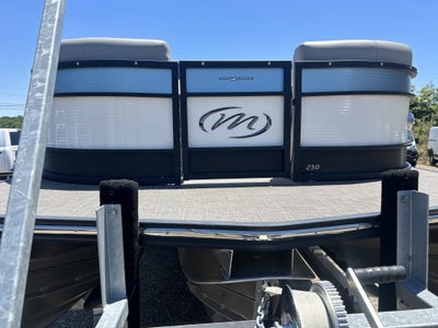 2022 Triton Manitou 25 SHP