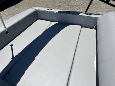 2022 Triton Manitou 25 SHP