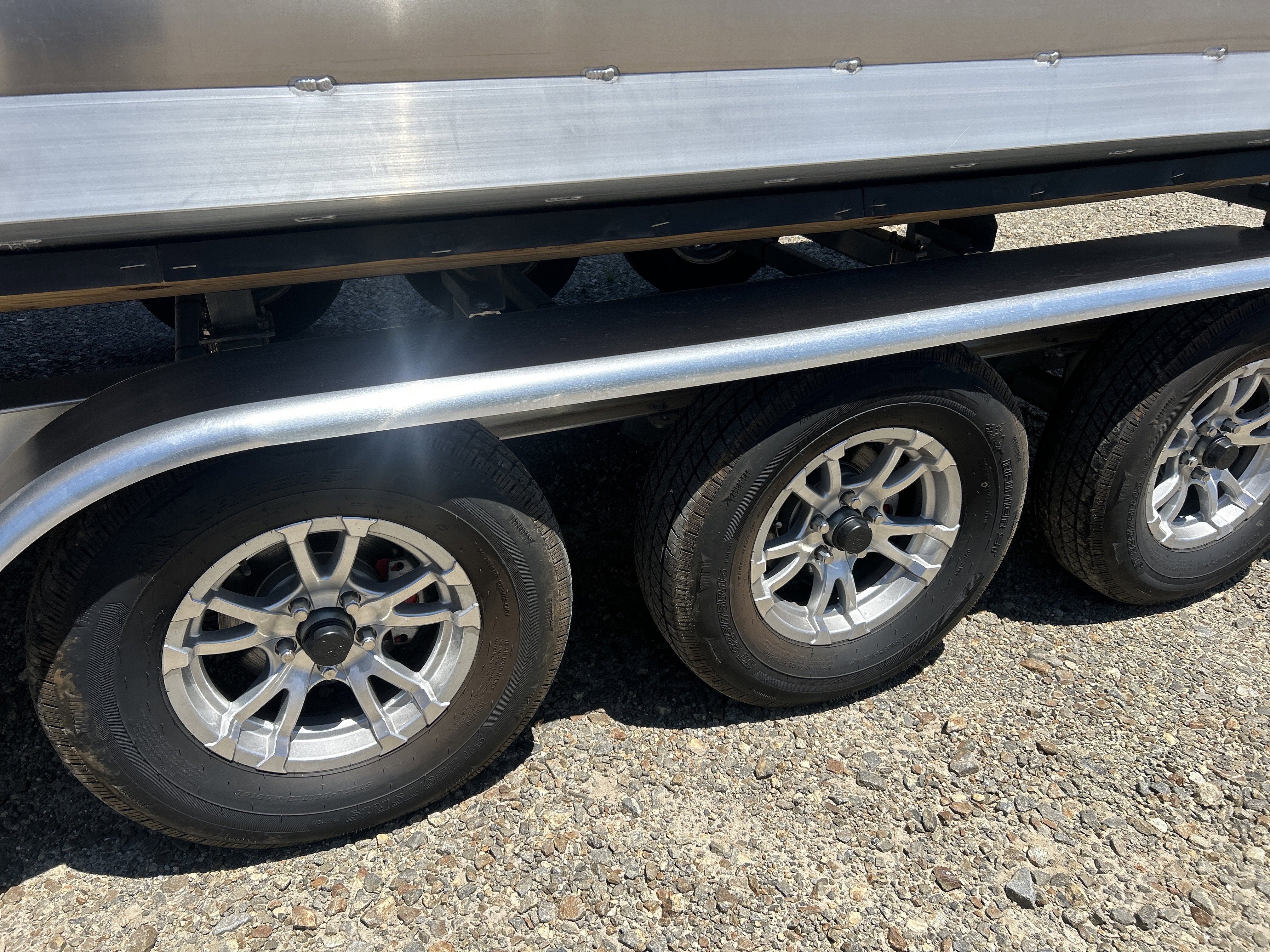 2022 Triton Manitou 25 SHP