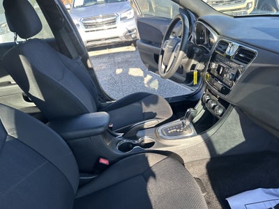 2013 Chrysler 200 Touring