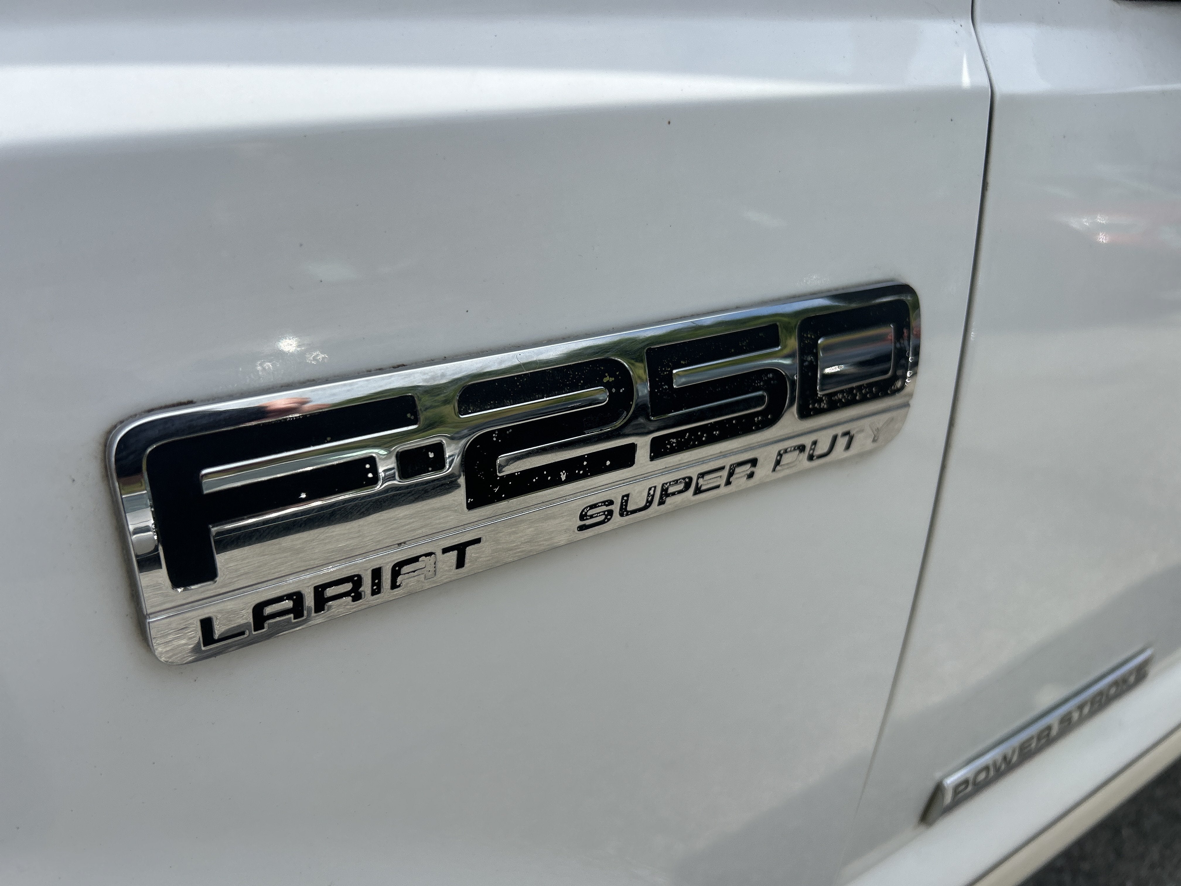 2005 Ford Super Duty F-250 Lariat