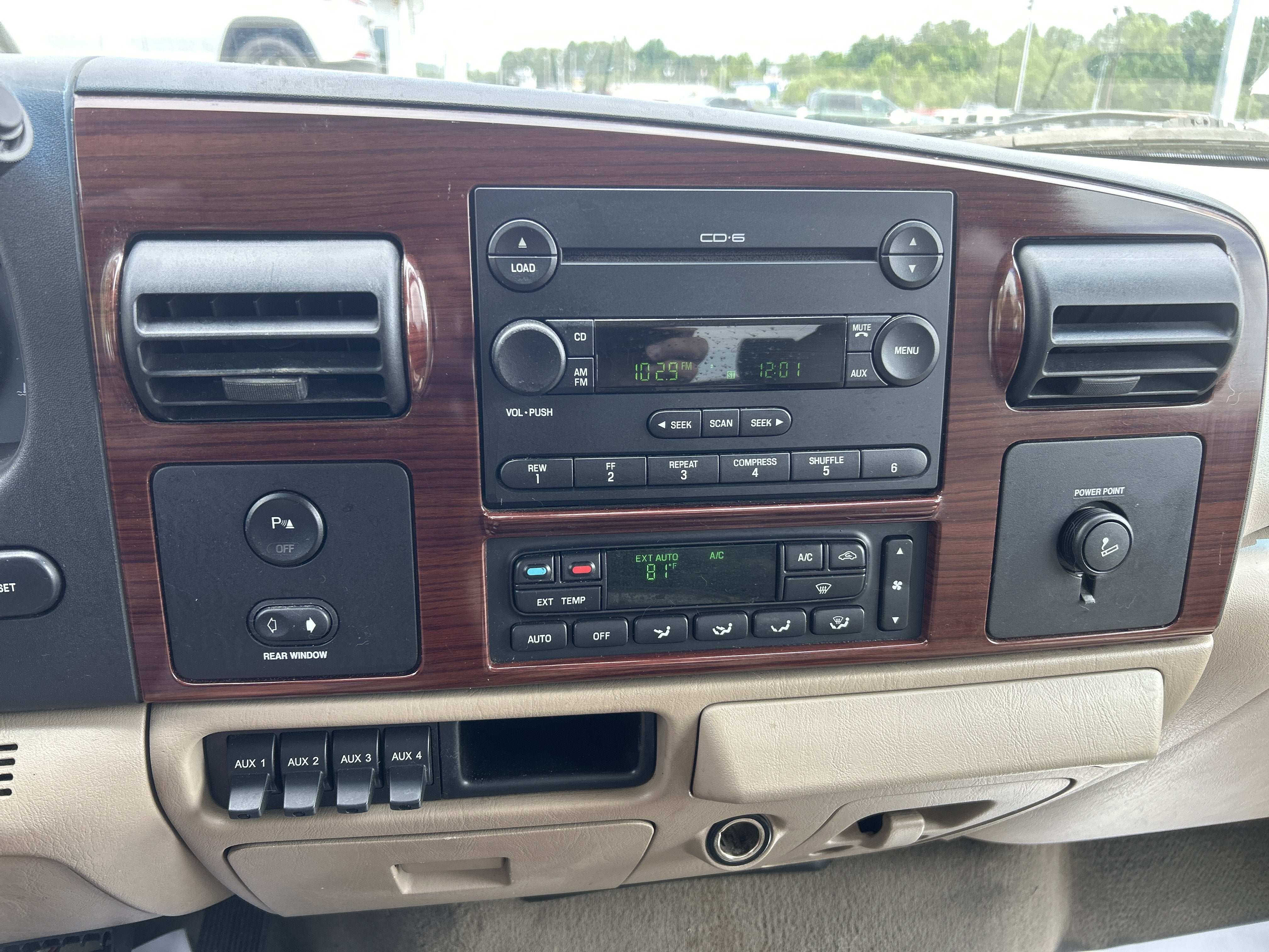 2005 Ford Super Duty F-250 Lariat