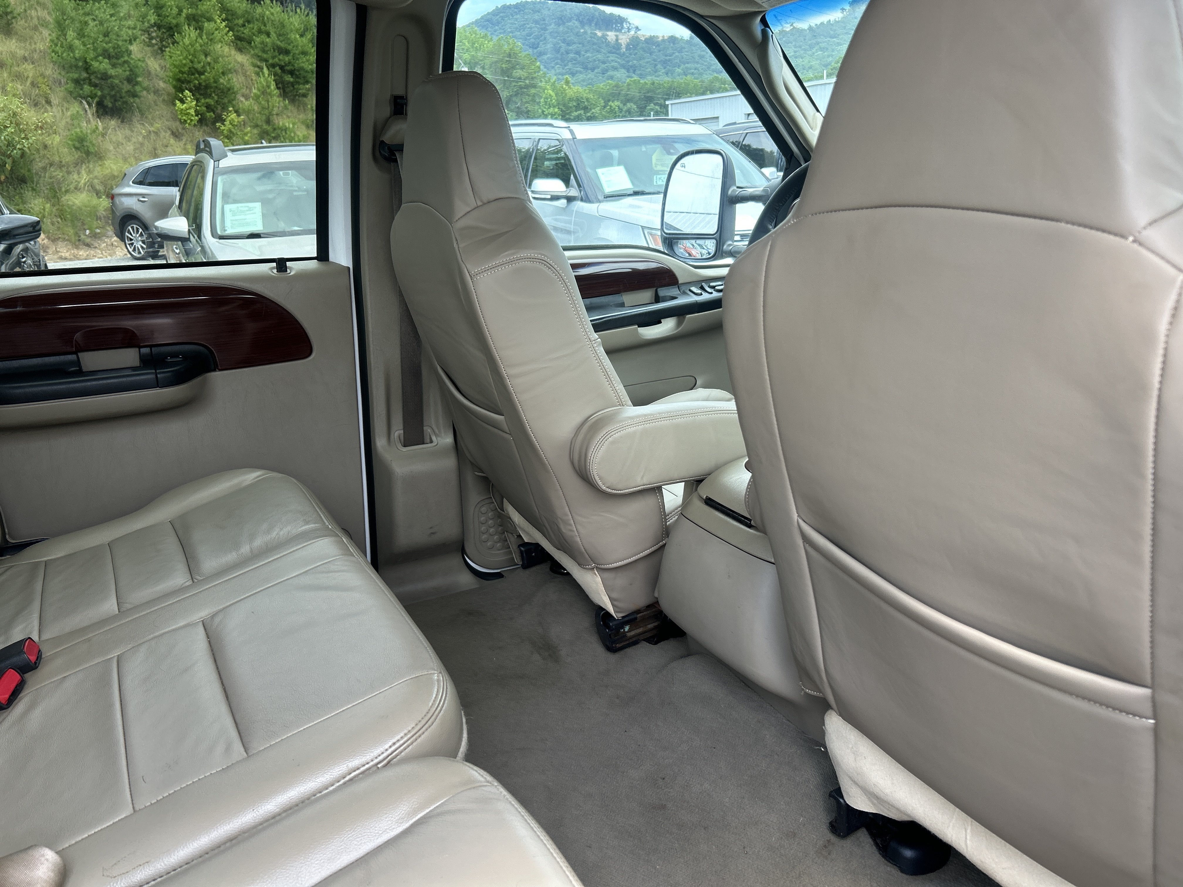 2005 Ford Super Duty F-250 Lariat