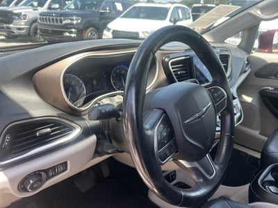 2017 Chrysler Pacifica Base