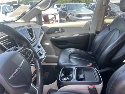 2017 Chrysler Pacifica Base