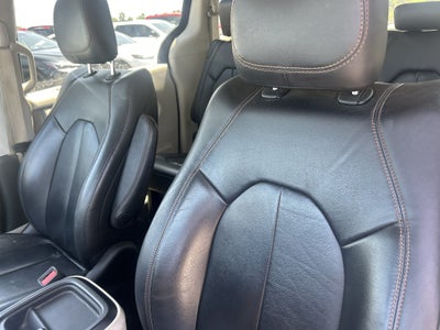 2017 Chrysler Pacifica Base