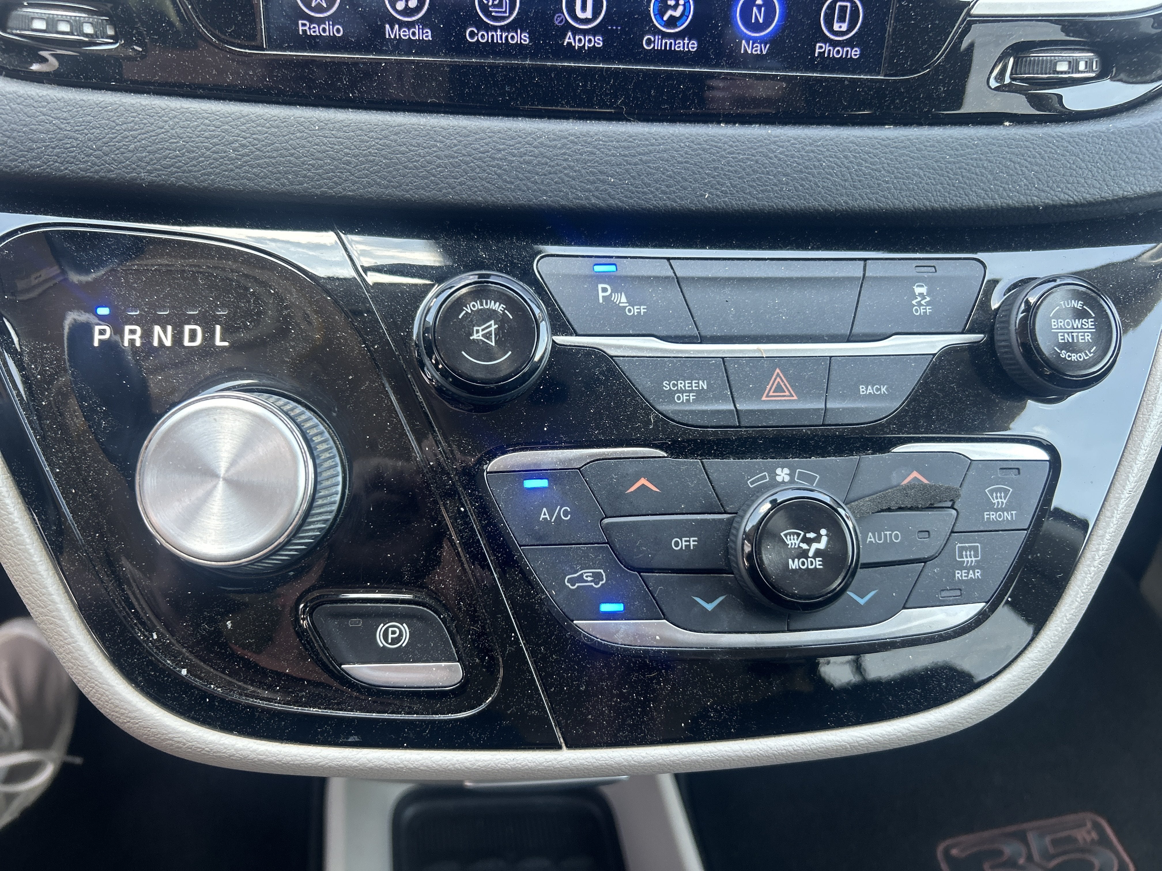 2017 Chrysler Pacifica Base