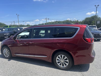 2017 Chrysler Pacifica Base