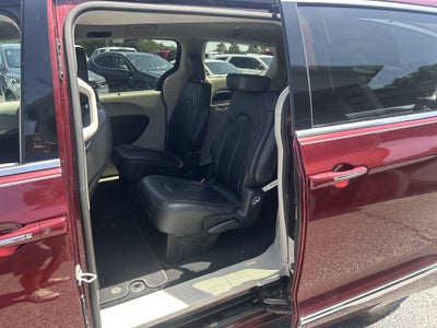 2017 Chrysler Pacifica Base