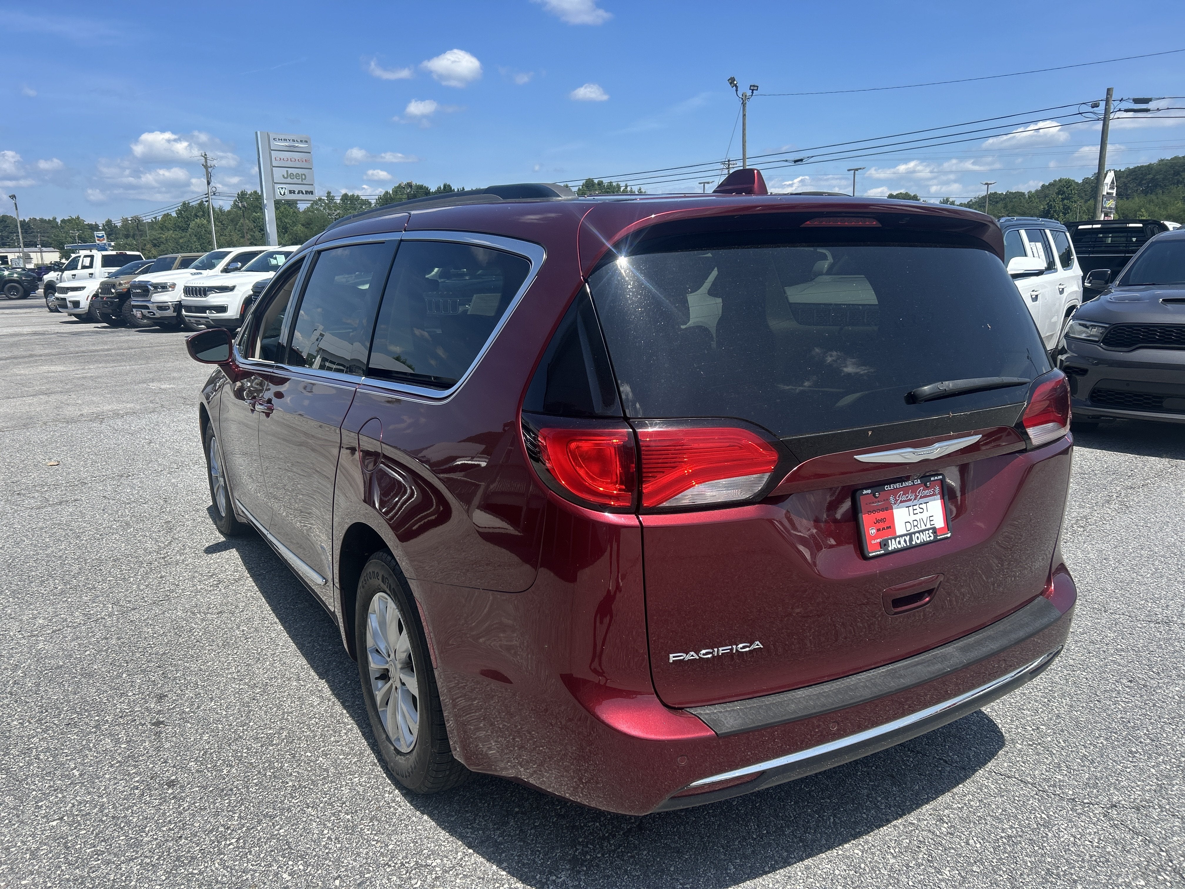2017 Chrysler Pacifica Base