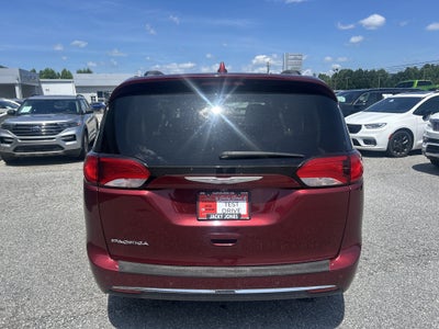 2017 Chrysler Pacifica Base