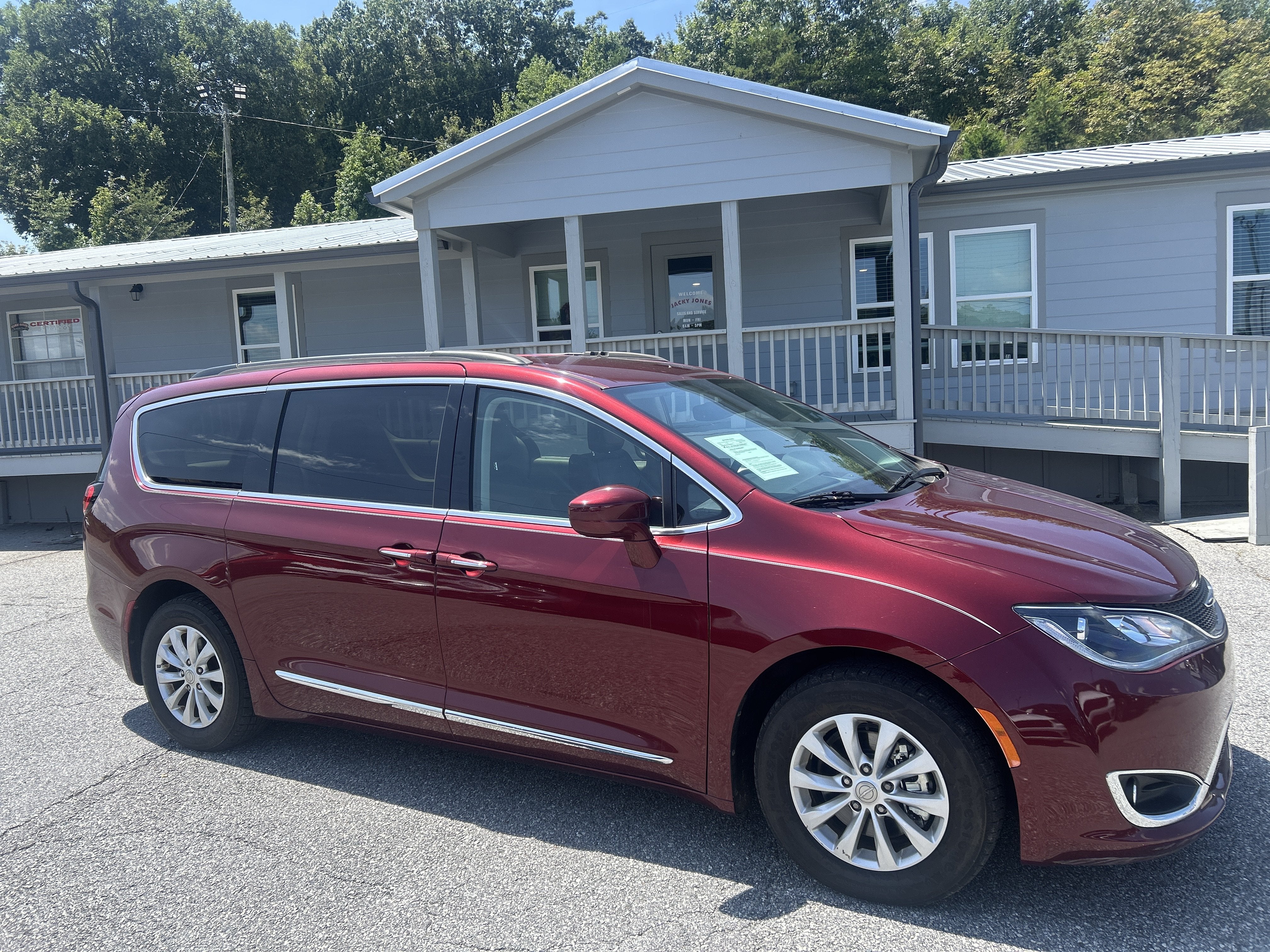 2017 Chrysler Pacifica Base