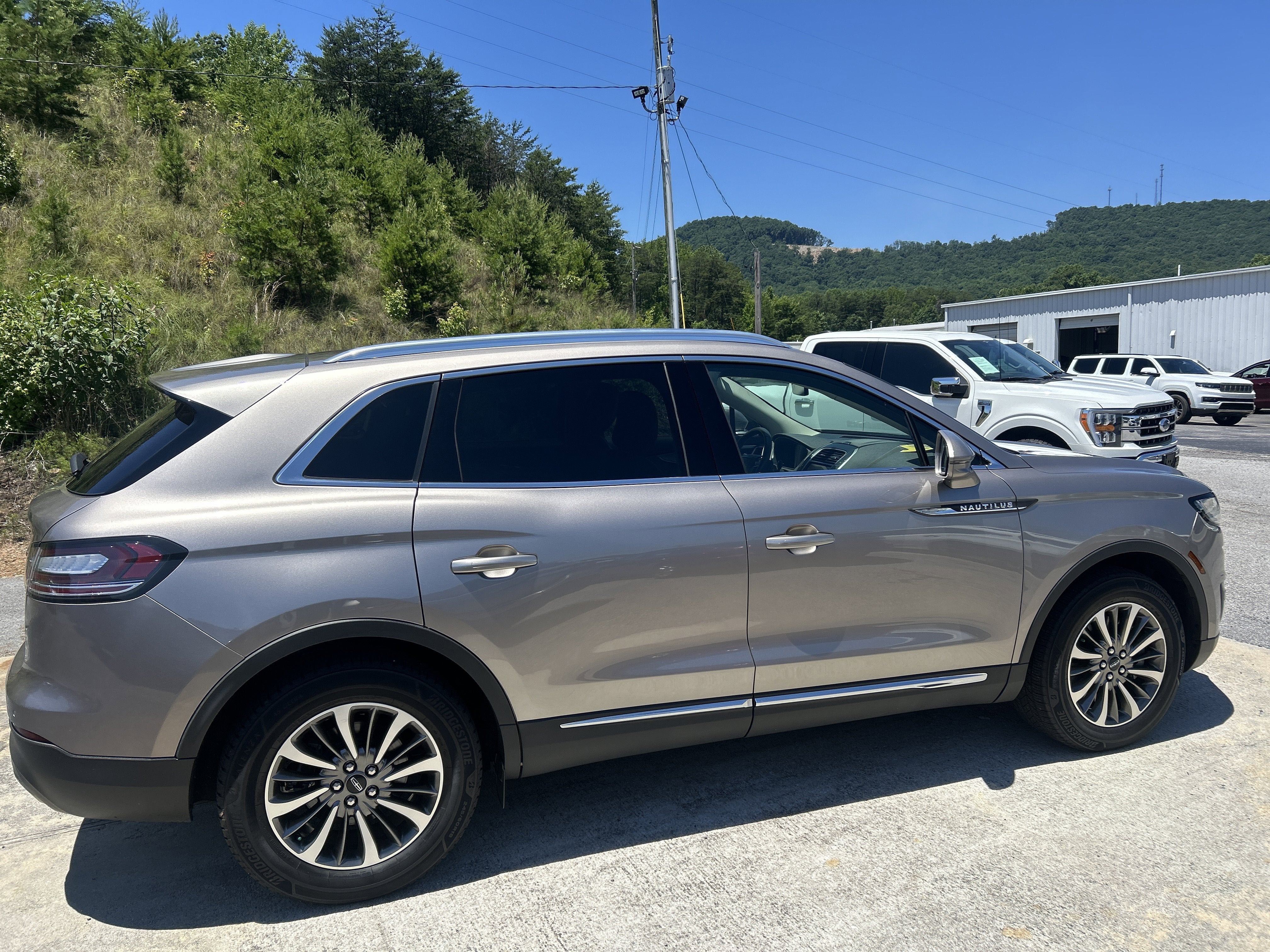 2020 Lincoln Nautilus Standard