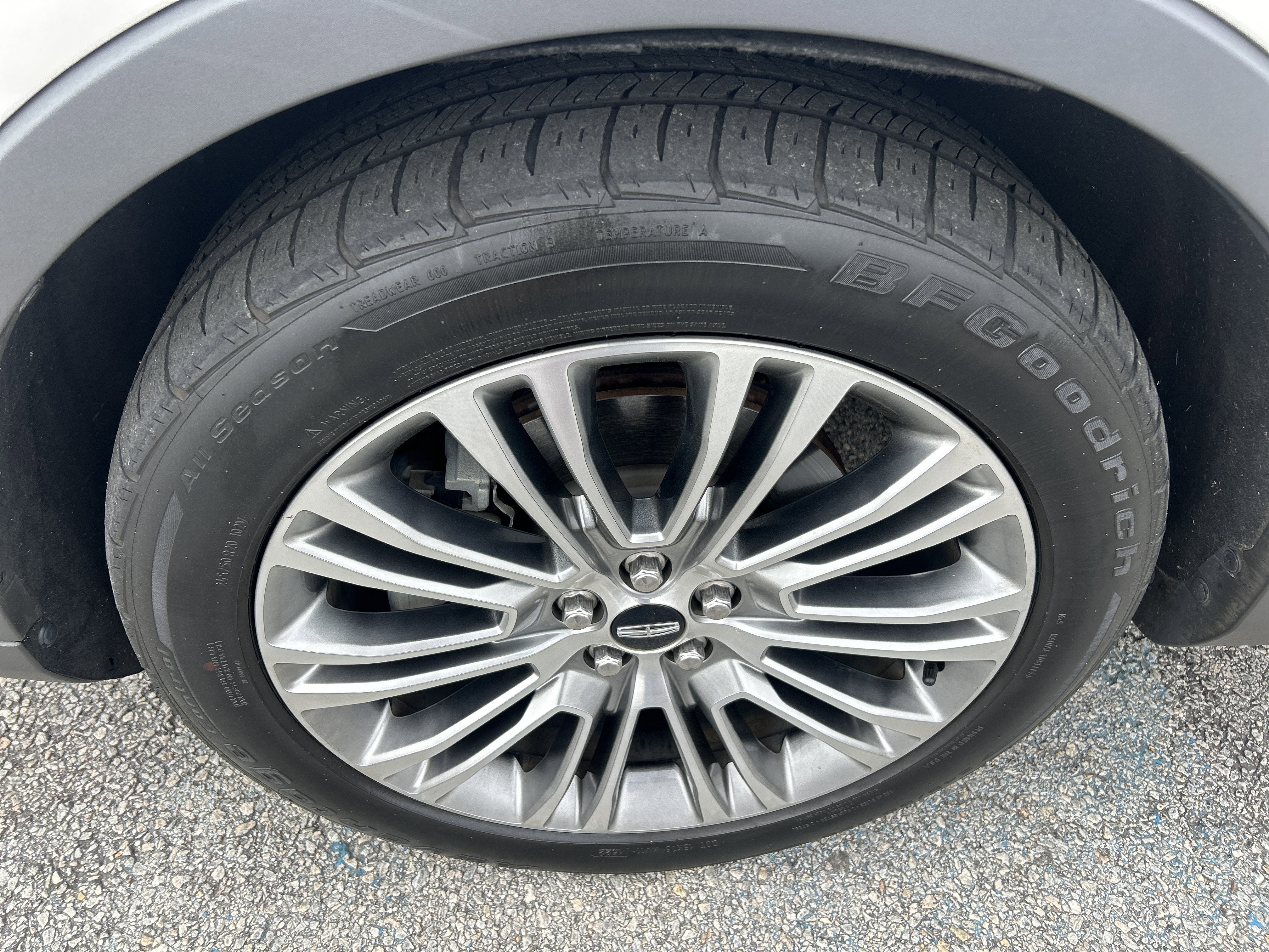 2016 Lincoln MKX Base