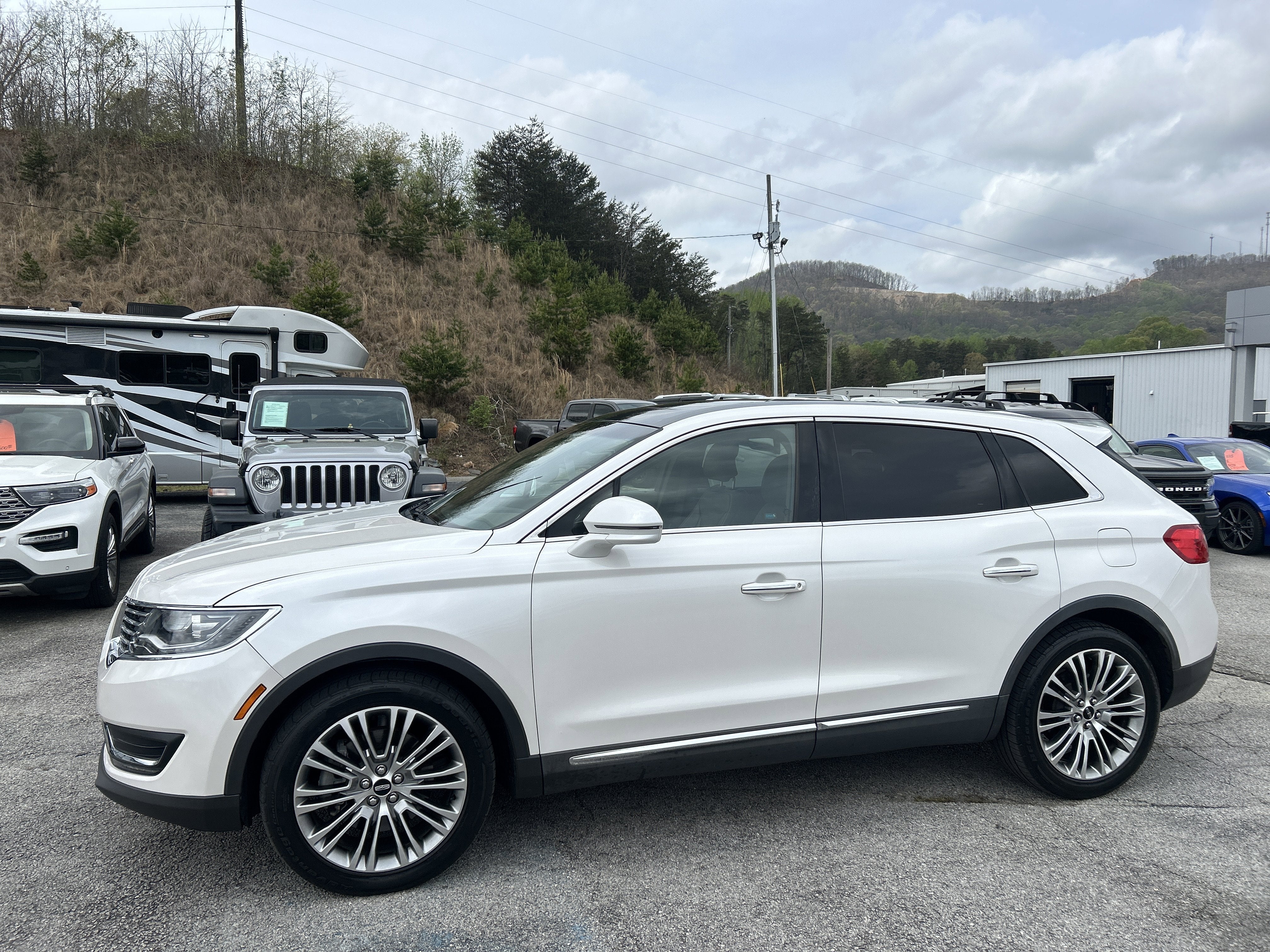 2016 Lincoln MKX Base