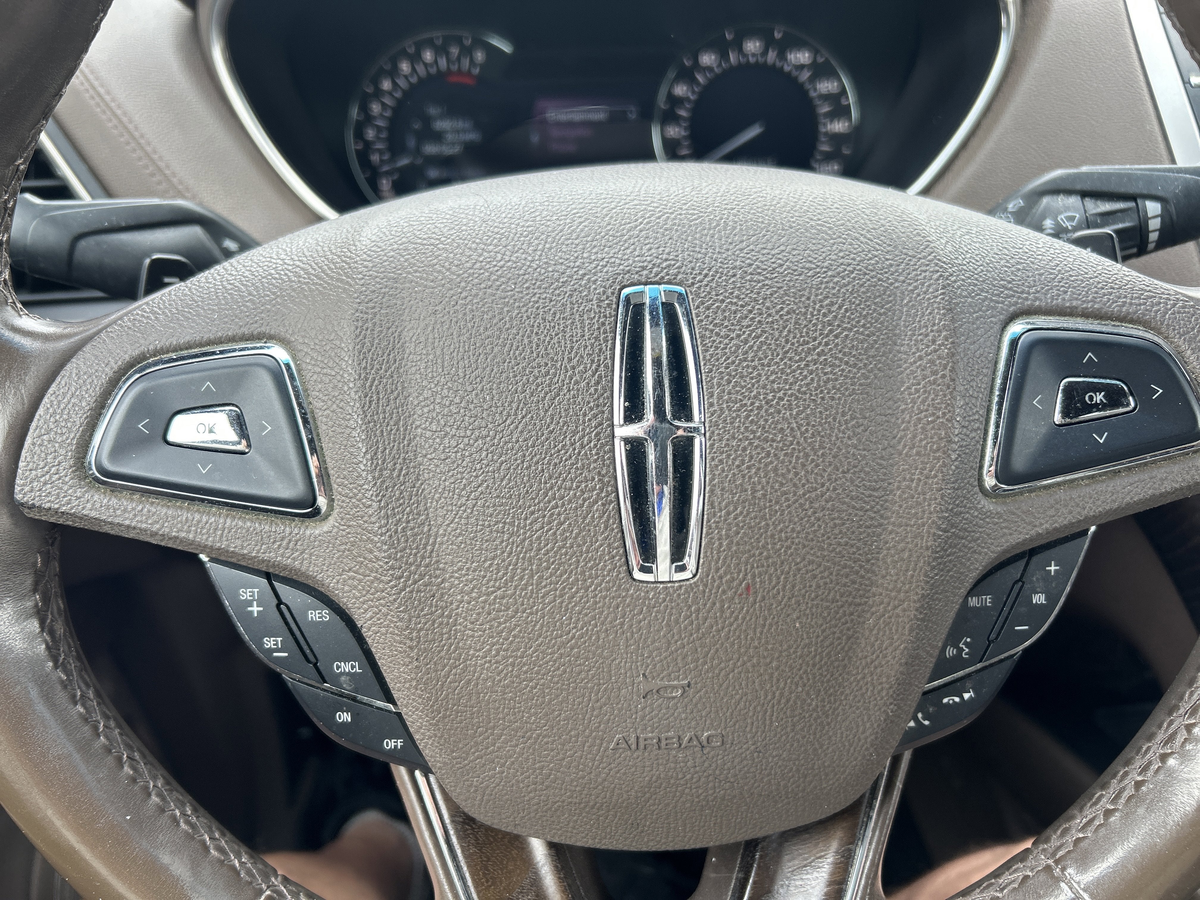 2016 Lincoln MKX Base