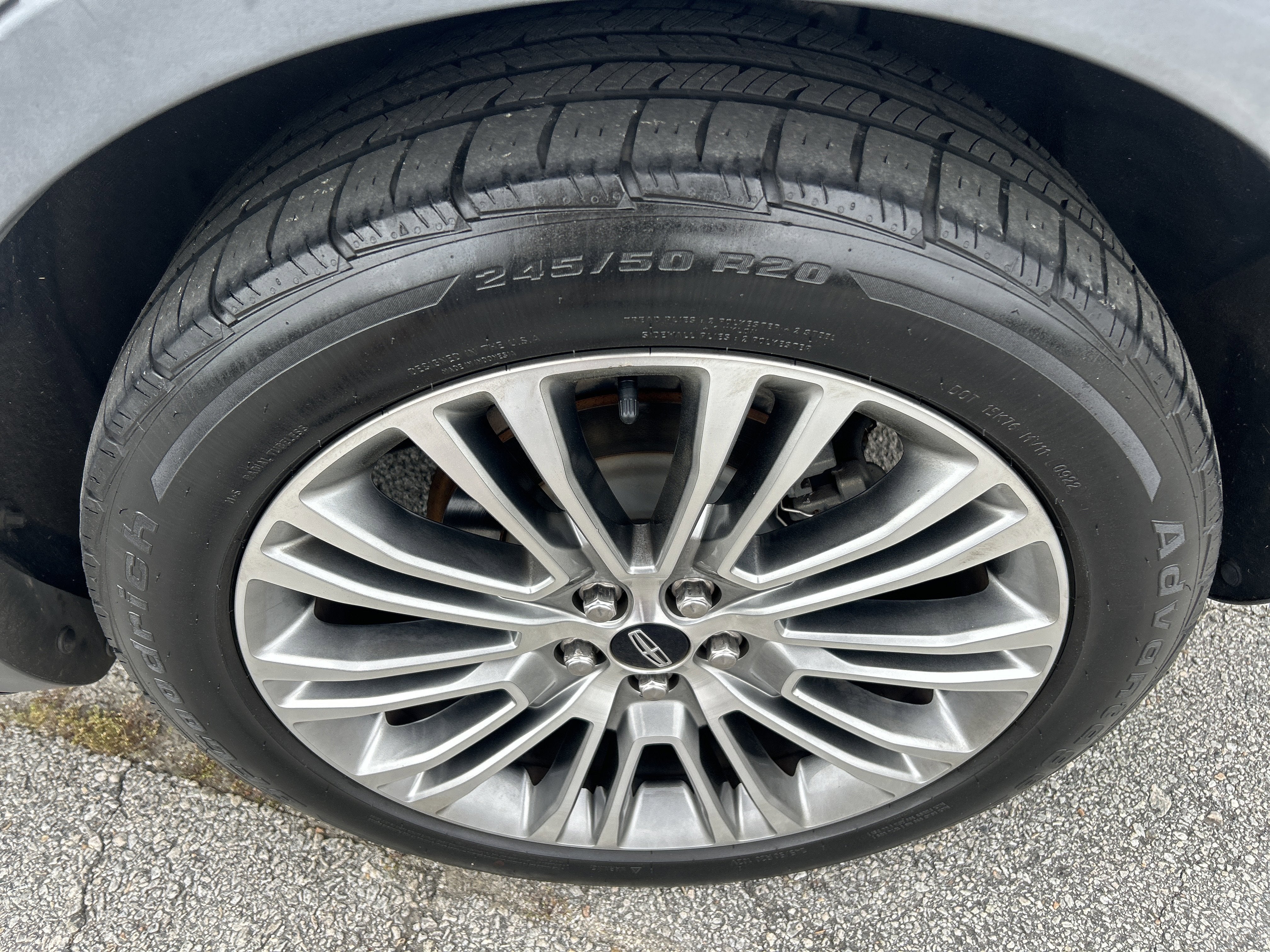 2016 Lincoln MKX Base