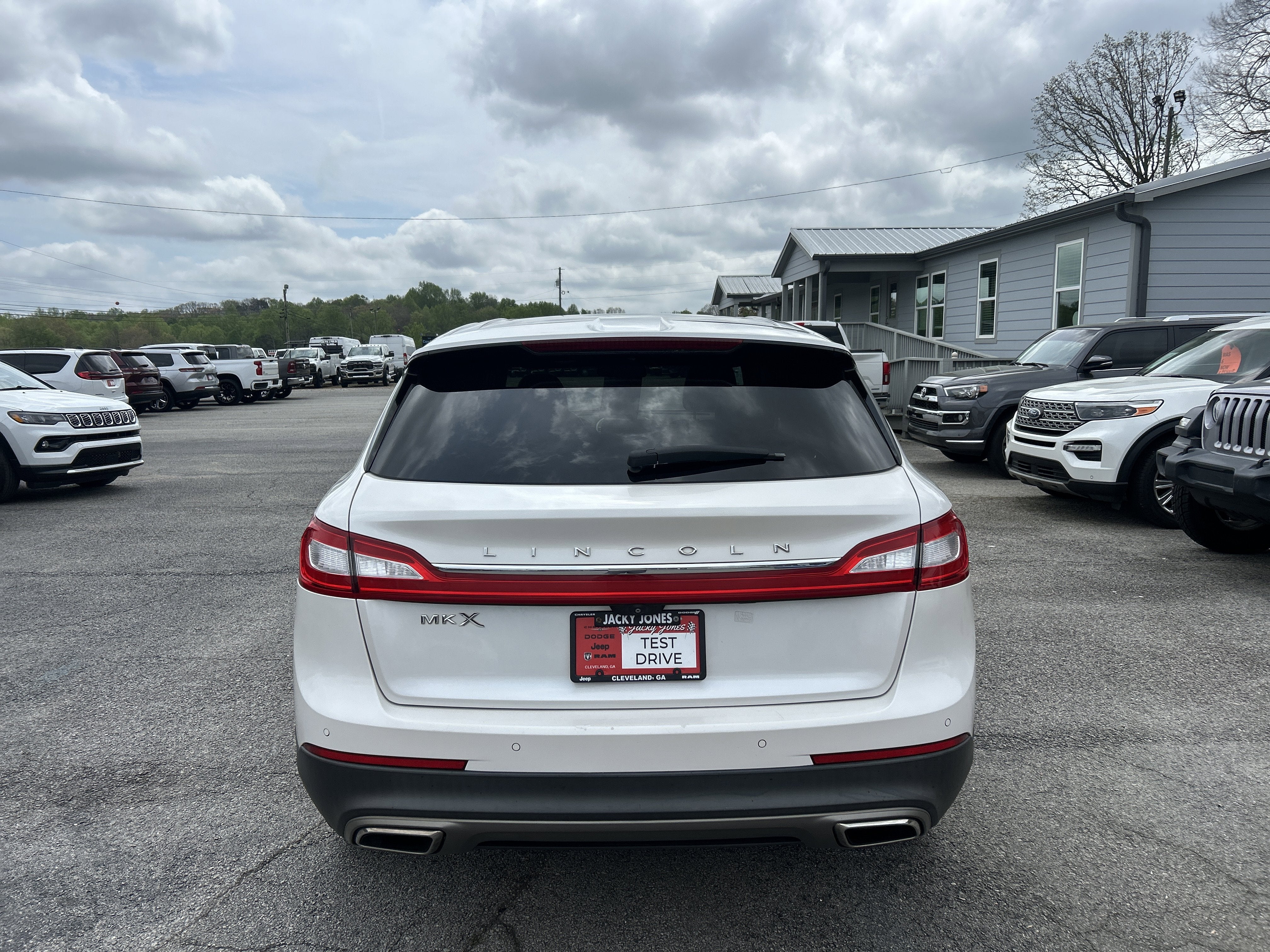 2016 Lincoln MKX Base