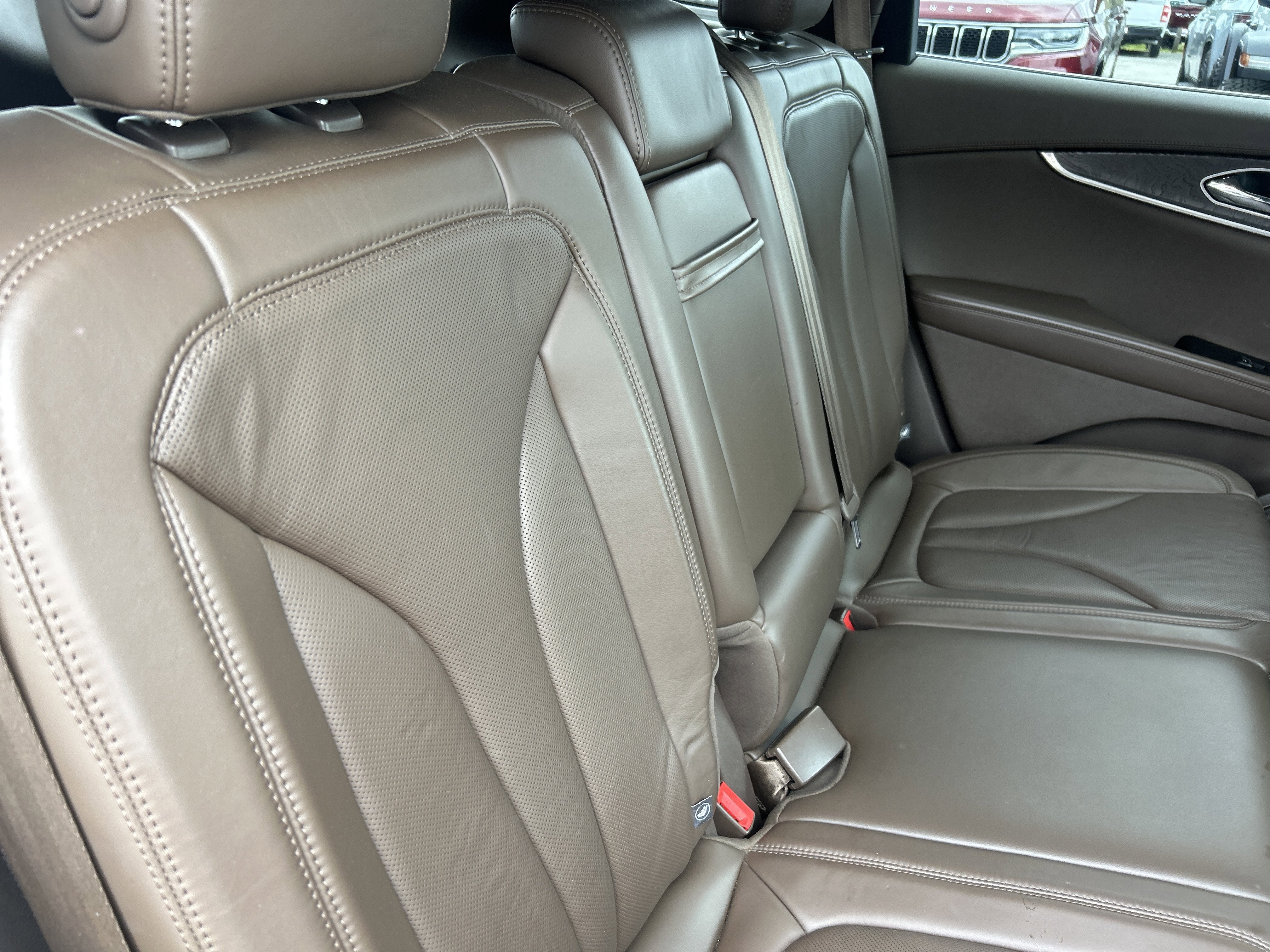 2016 Lincoln MKX Base