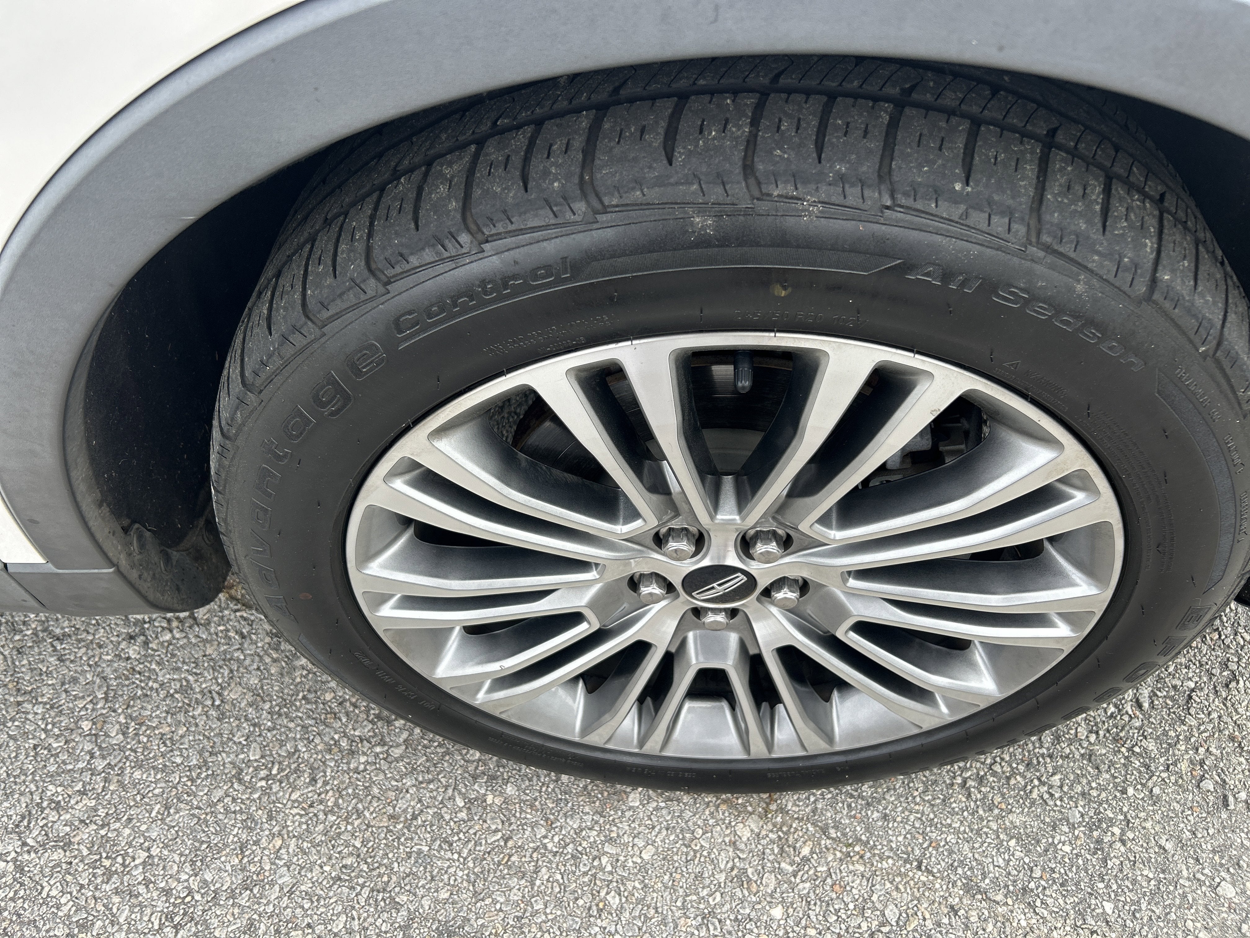 2016 Lincoln MKX Base