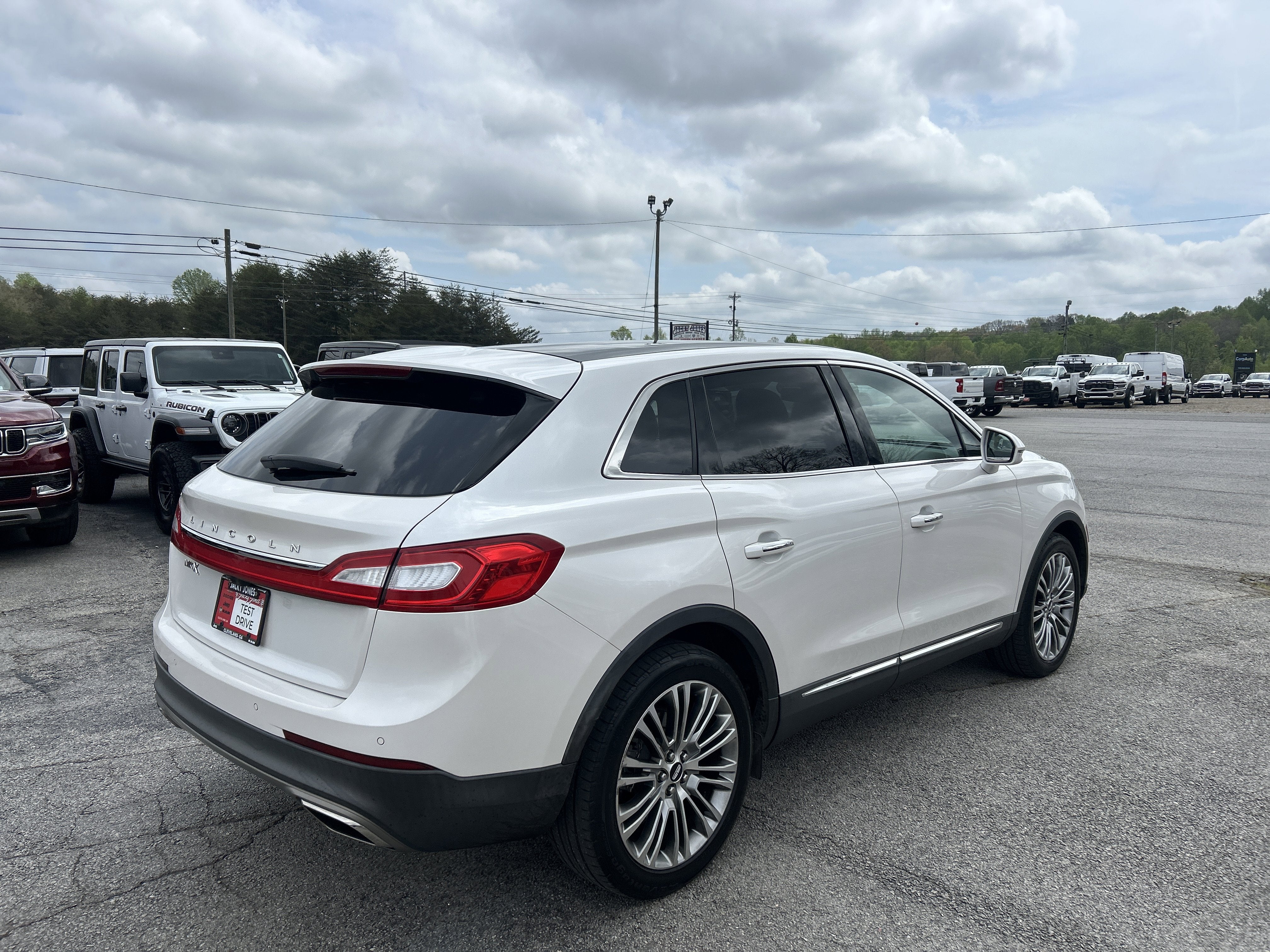 2016 Lincoln MKX Base