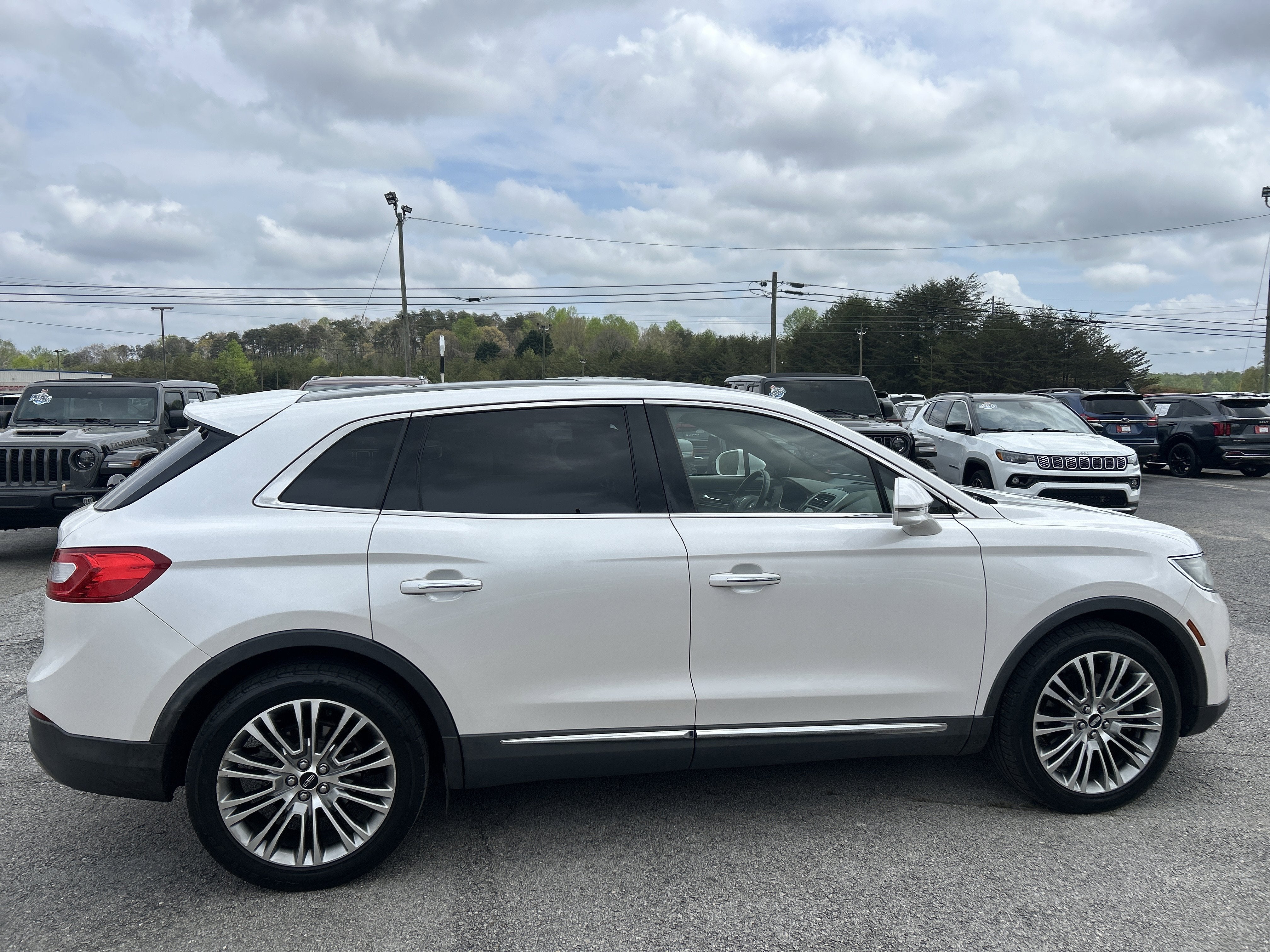 2016 Lincoln MKX Base