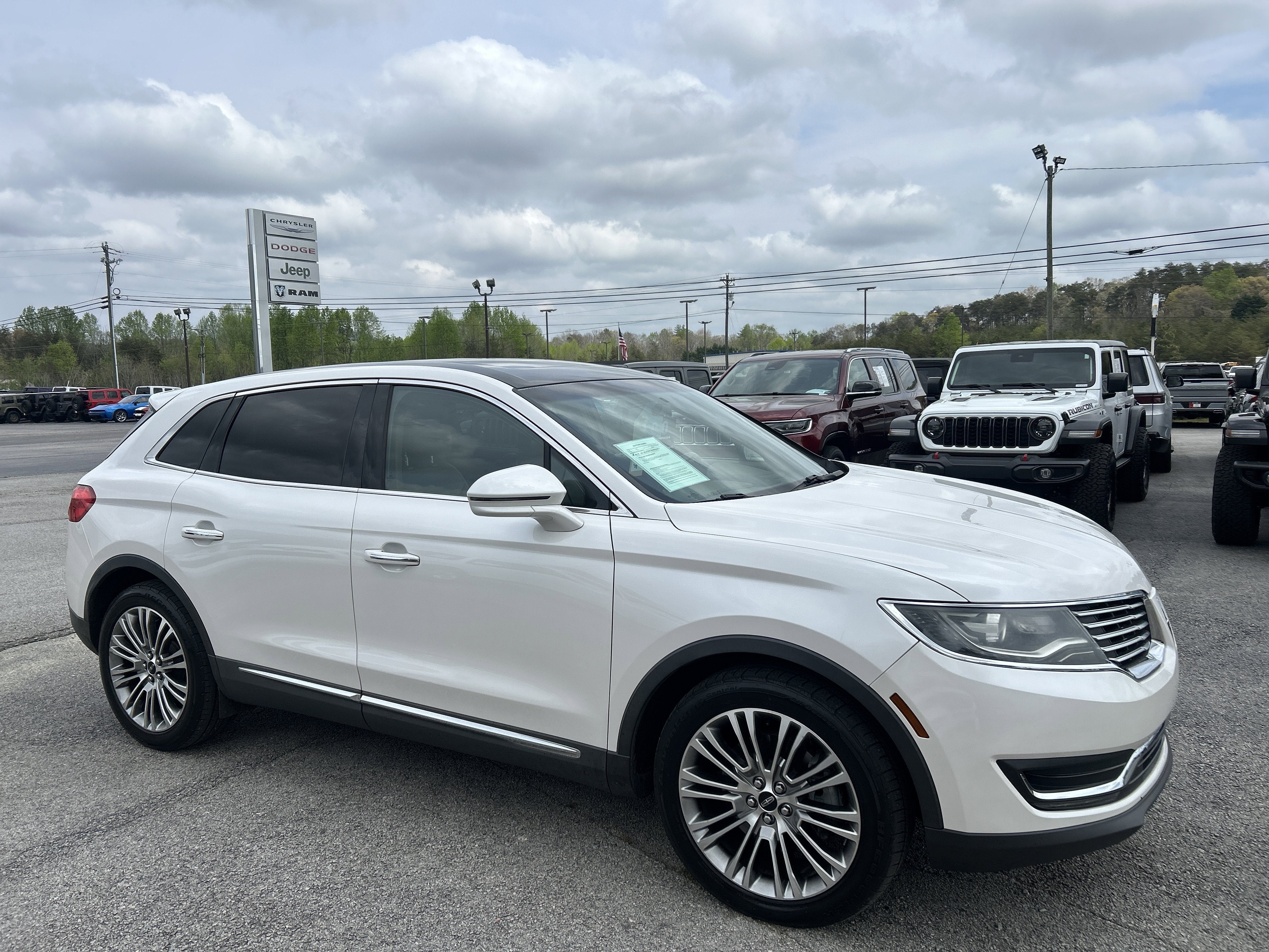2016 Lincoln MKX Base