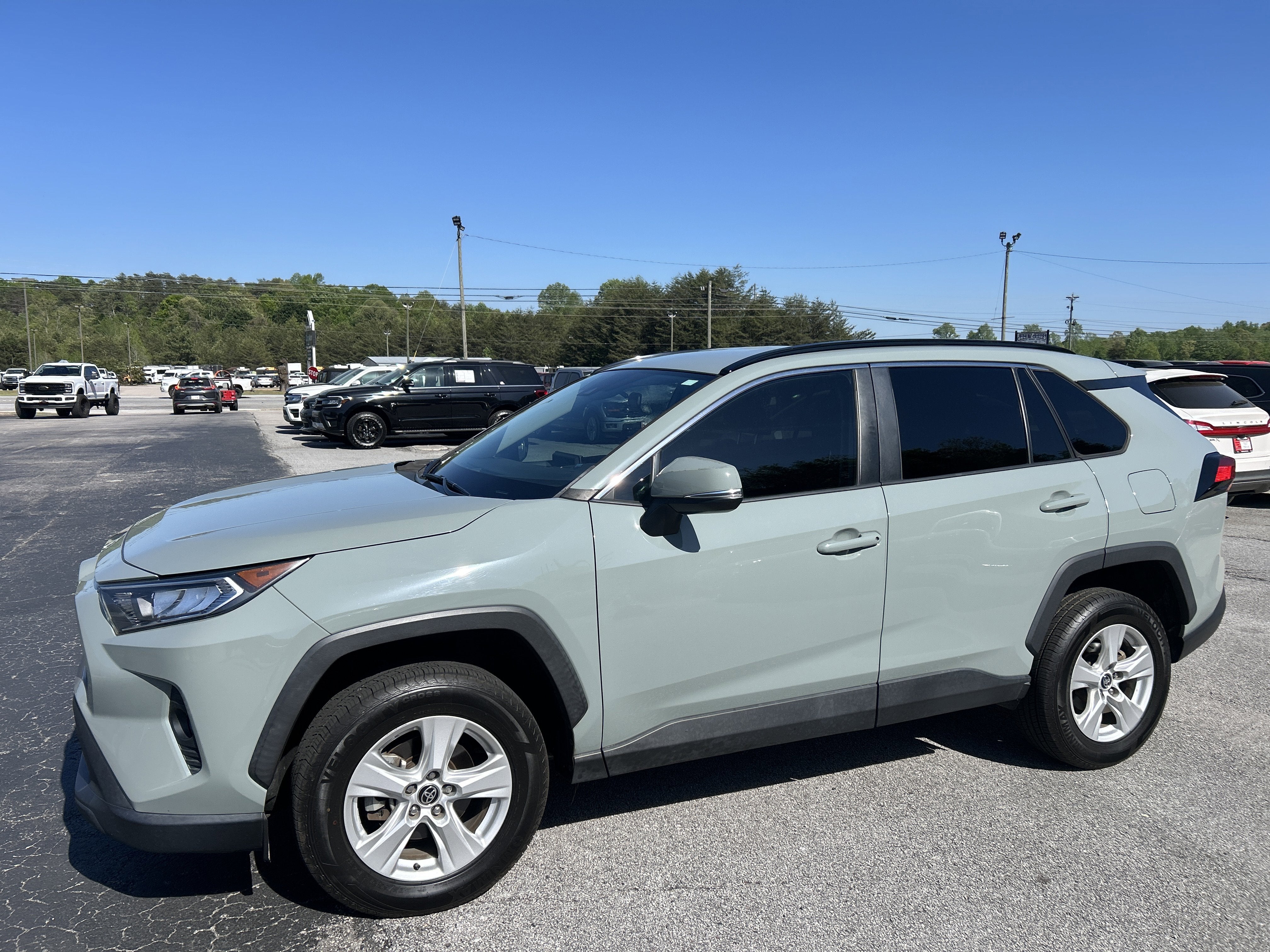 2020 Toyota RAV4 XLE