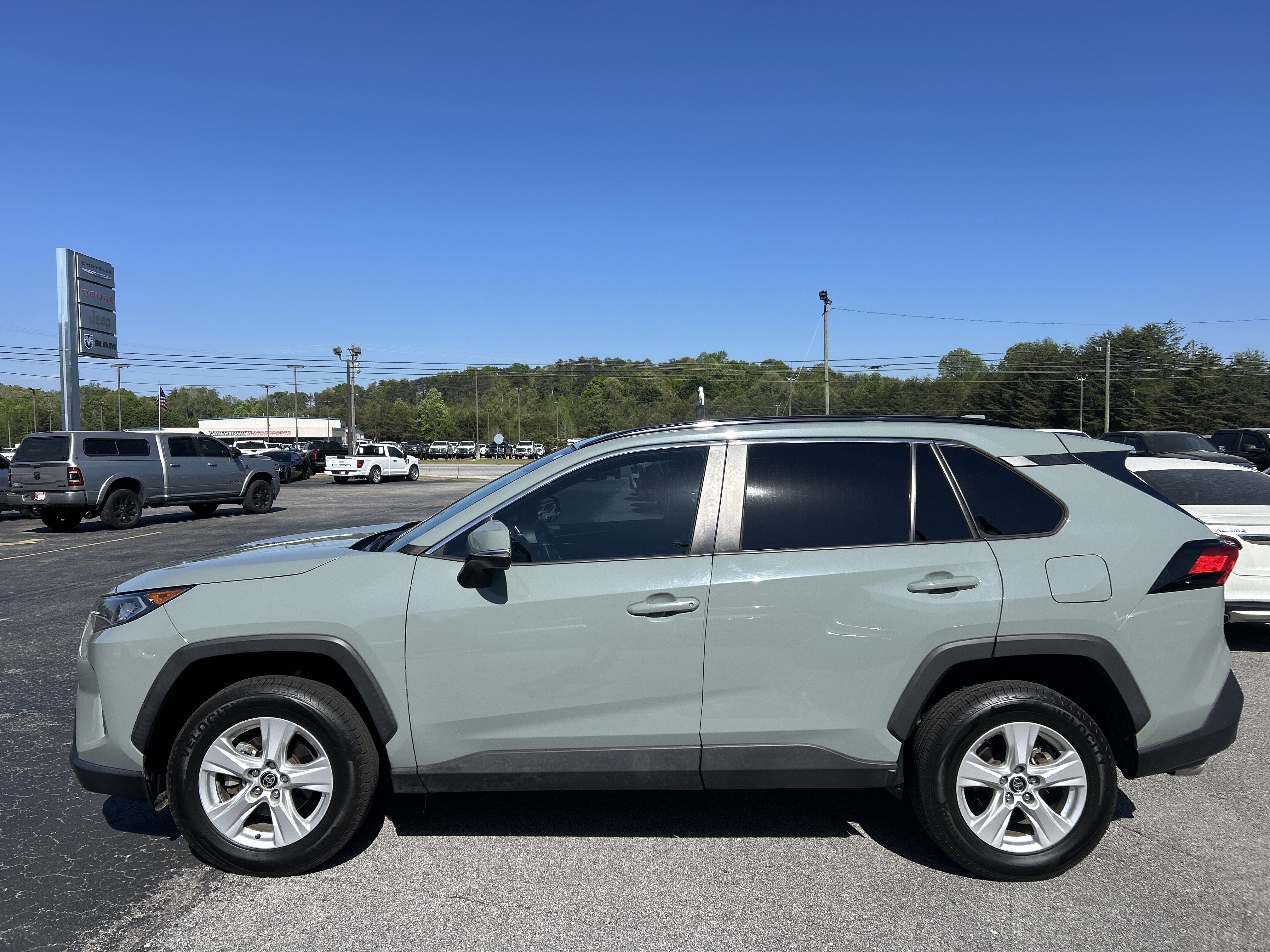 2020 Toyota RAV4 XLE
