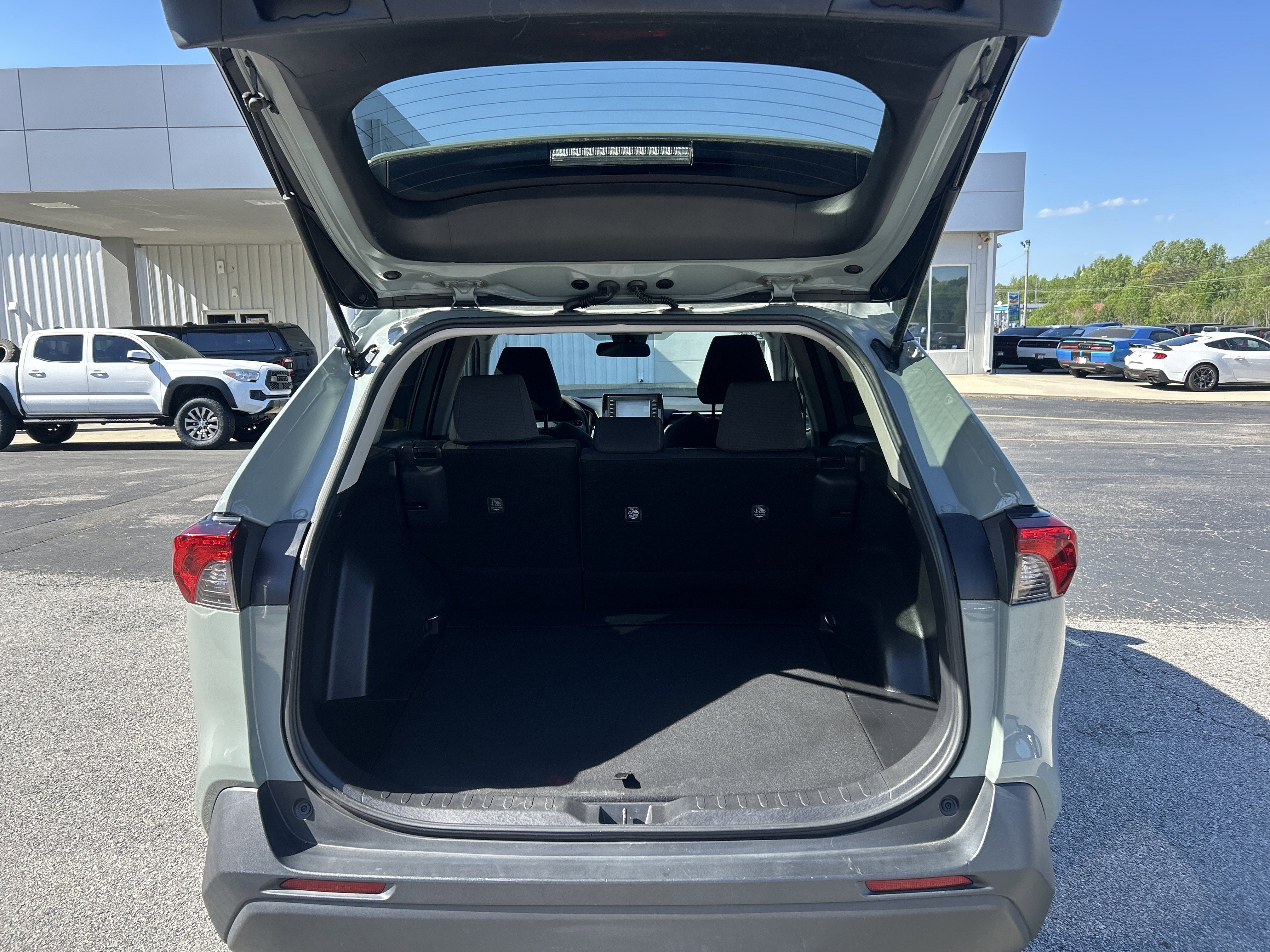 2020 Toyota RAV4 XLE