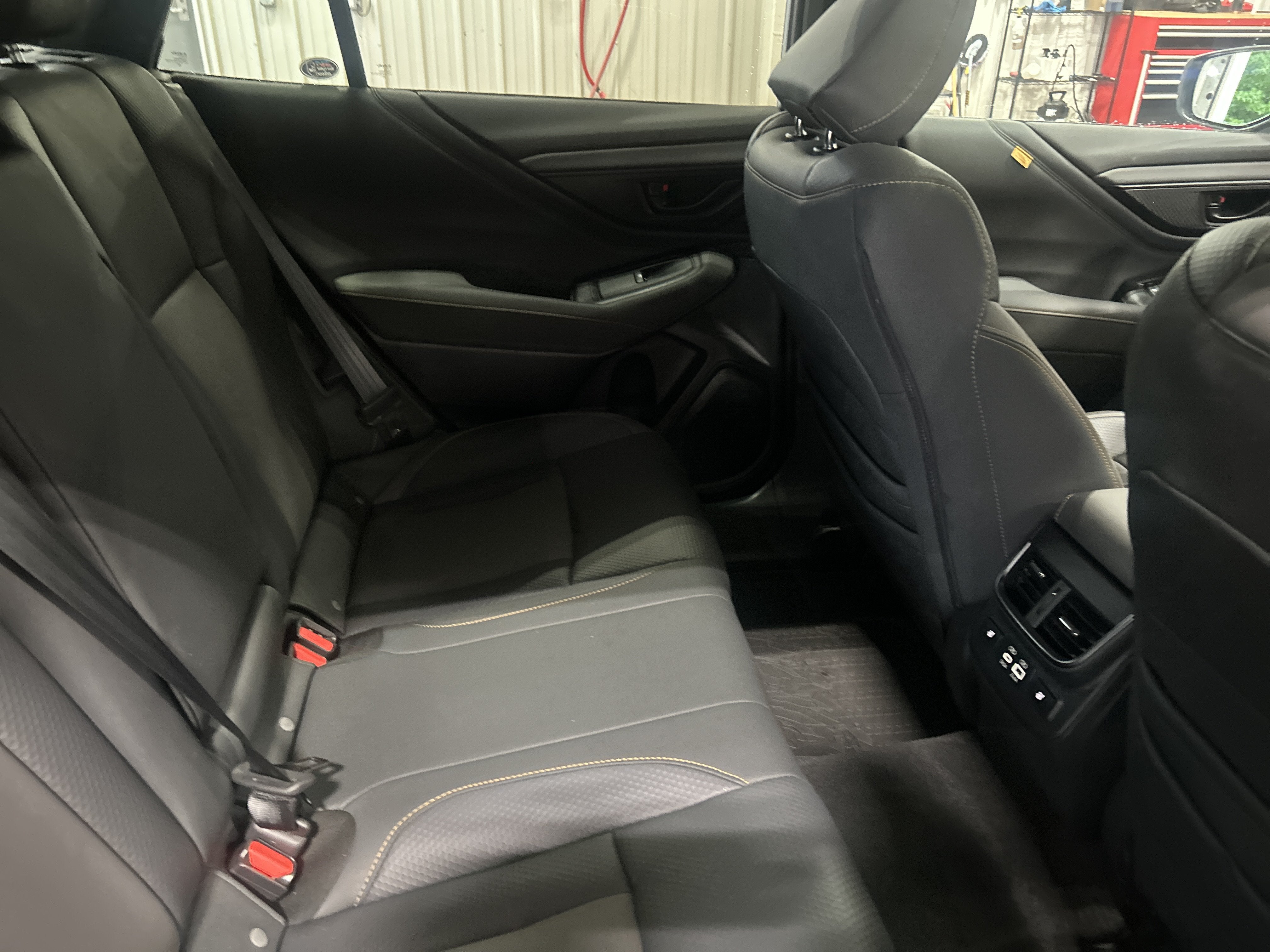 2025 Subaru Outback Base