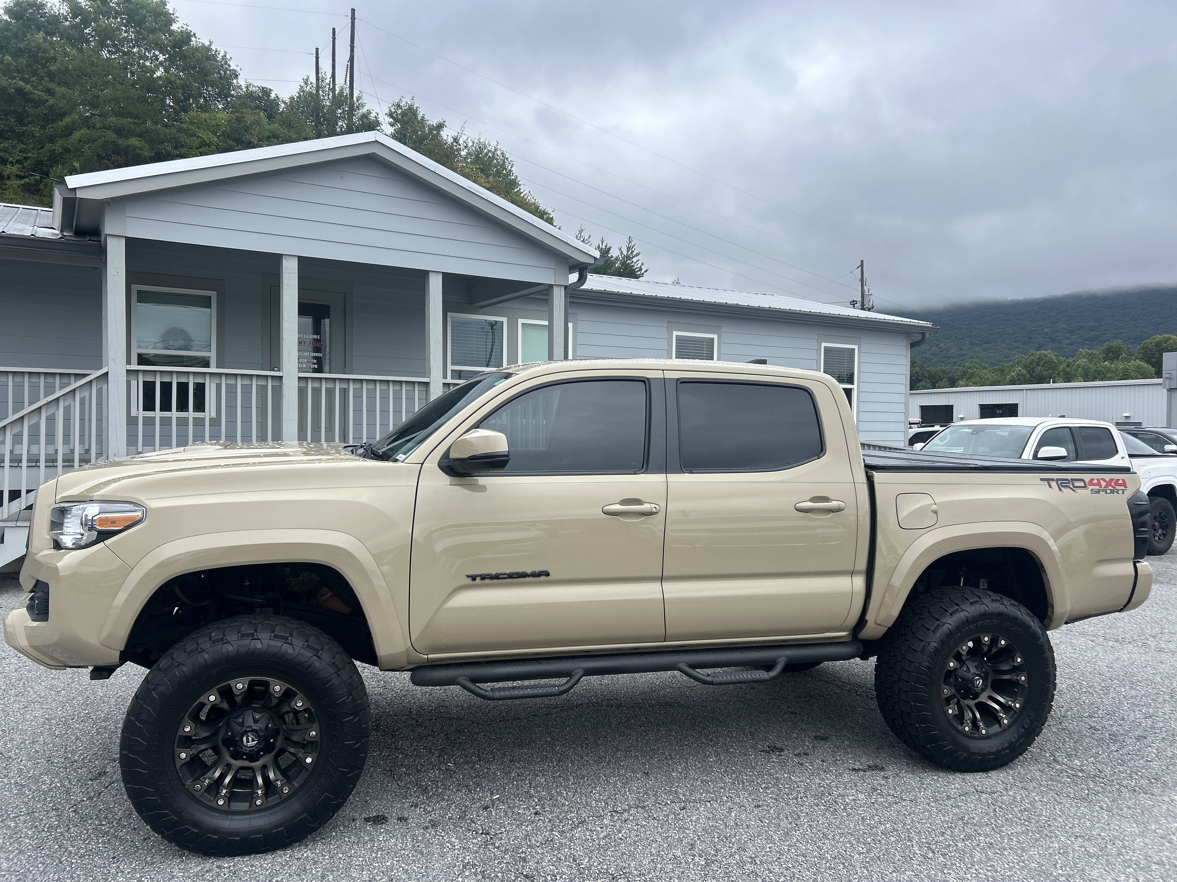 2017 Toyota Tacoma Base