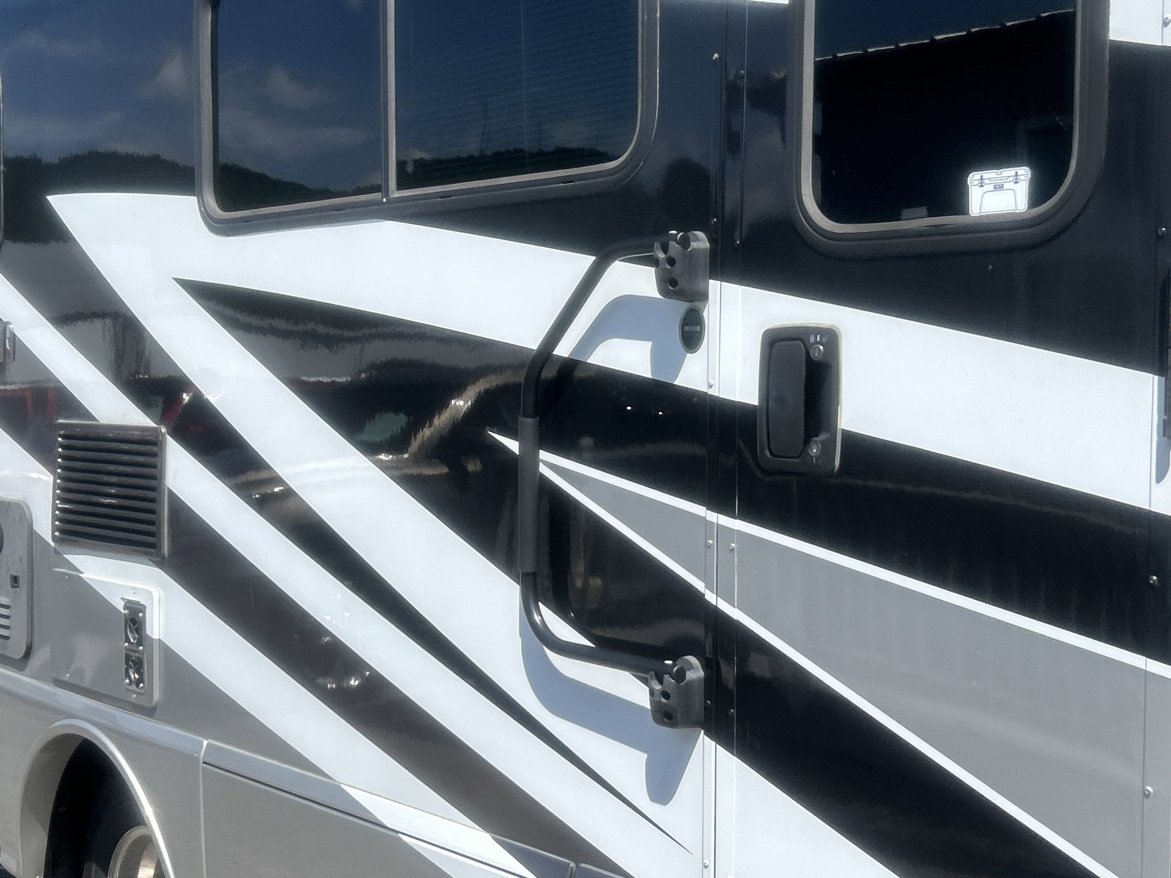 2015 Mercedes-Benz Sprinter Chassis-Cabs Camper