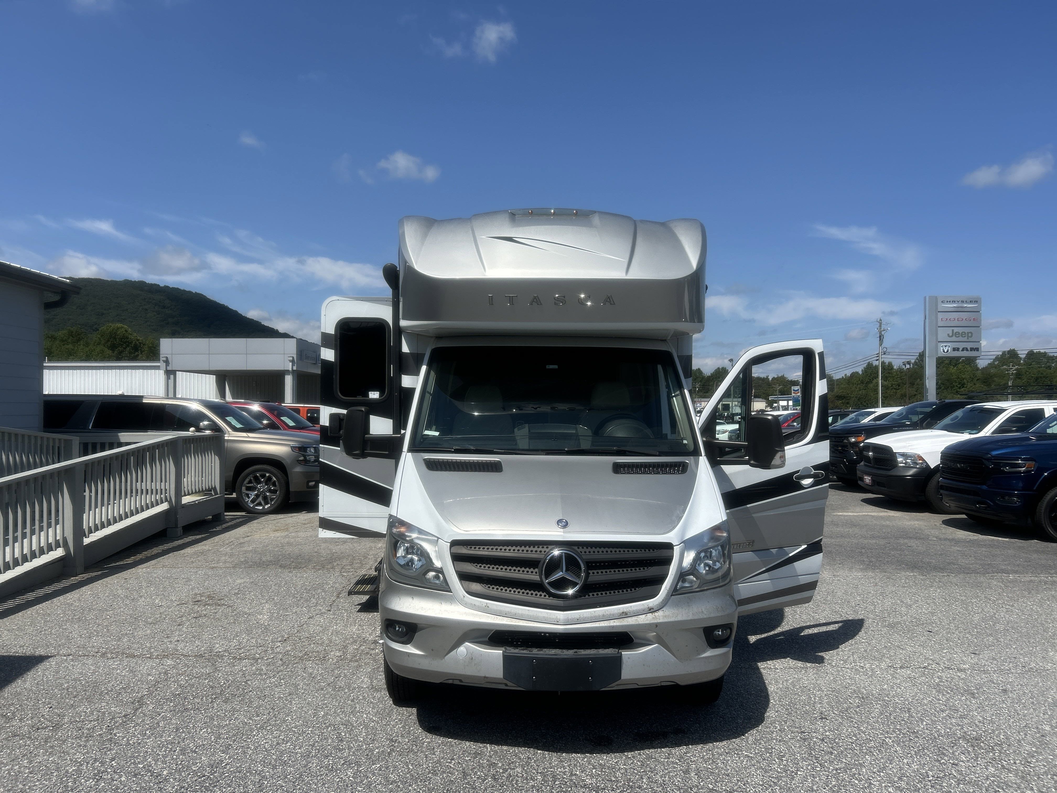 2015 Mercedes-Benz Sprinter Chassis-Cabs Camper