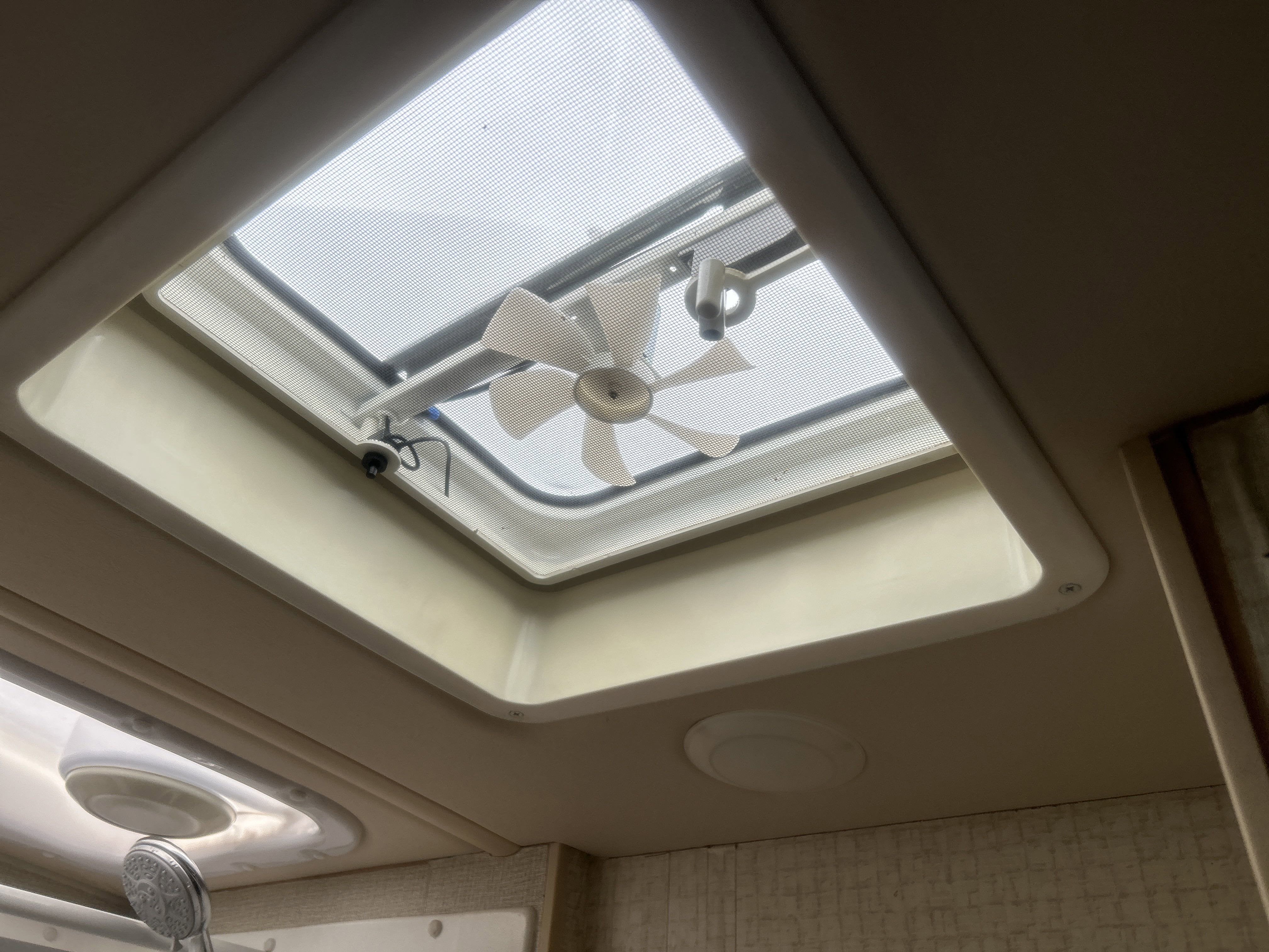 2015 Mercedes-Benz Sprinter Chassis-Cabs Camper